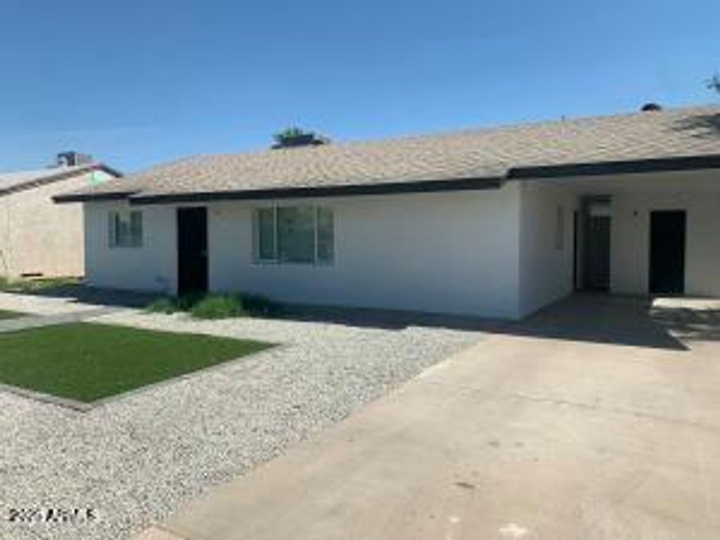 Photo of 2215 N 21st Street, Phoenix, AZ 85006 (MLS # 6933842)