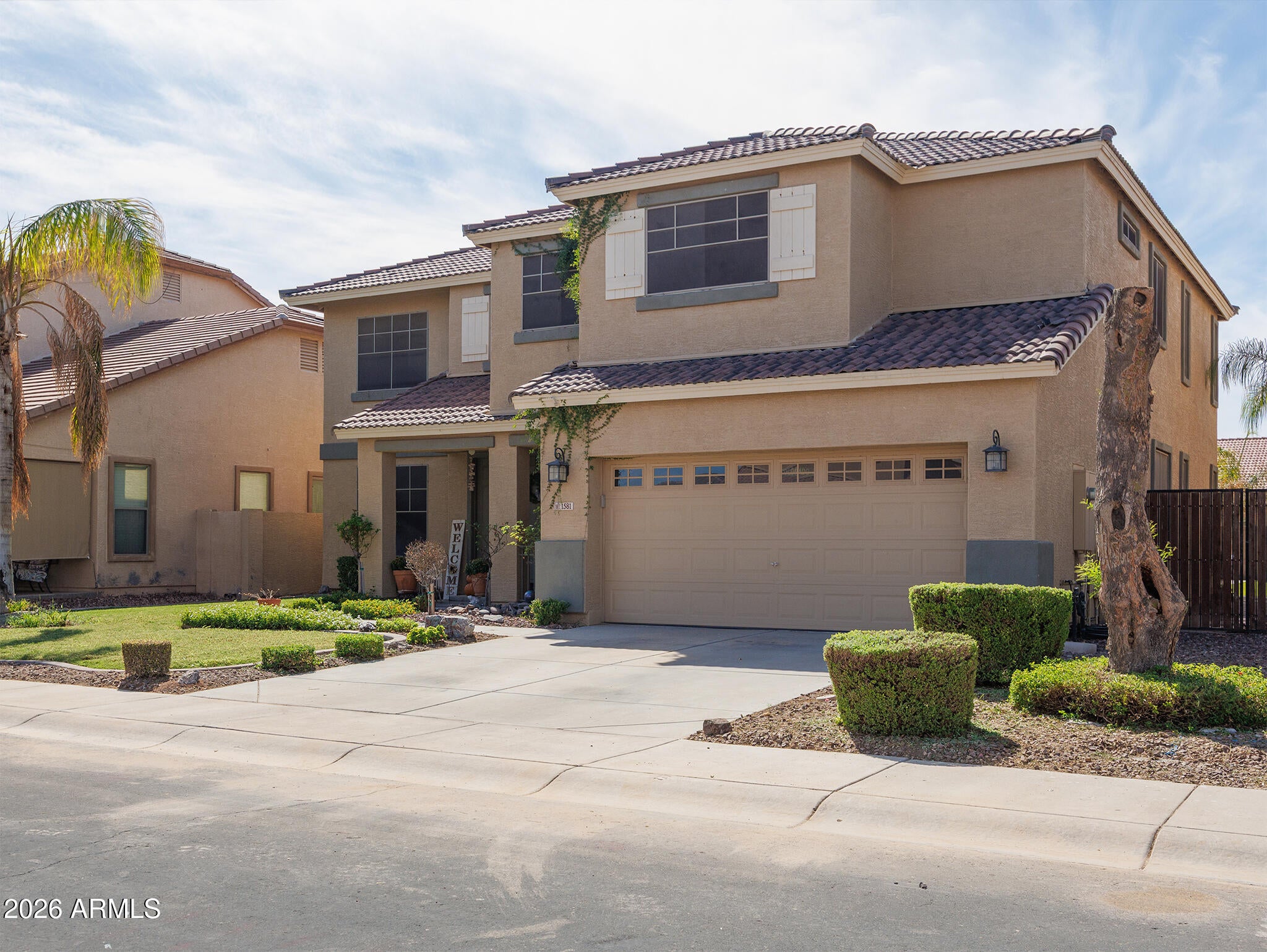 1581 E Prickly Pear Place