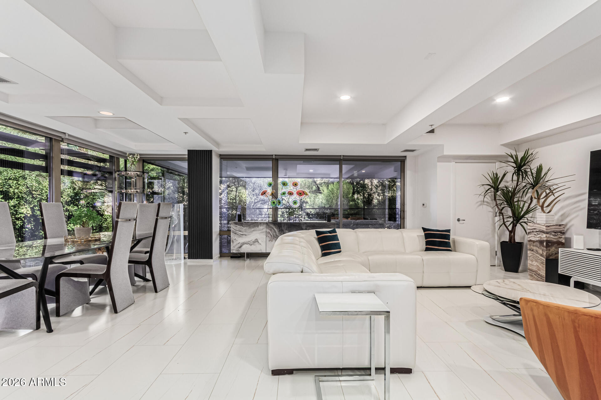 7121 E RANCHO VISTA Drive 2006