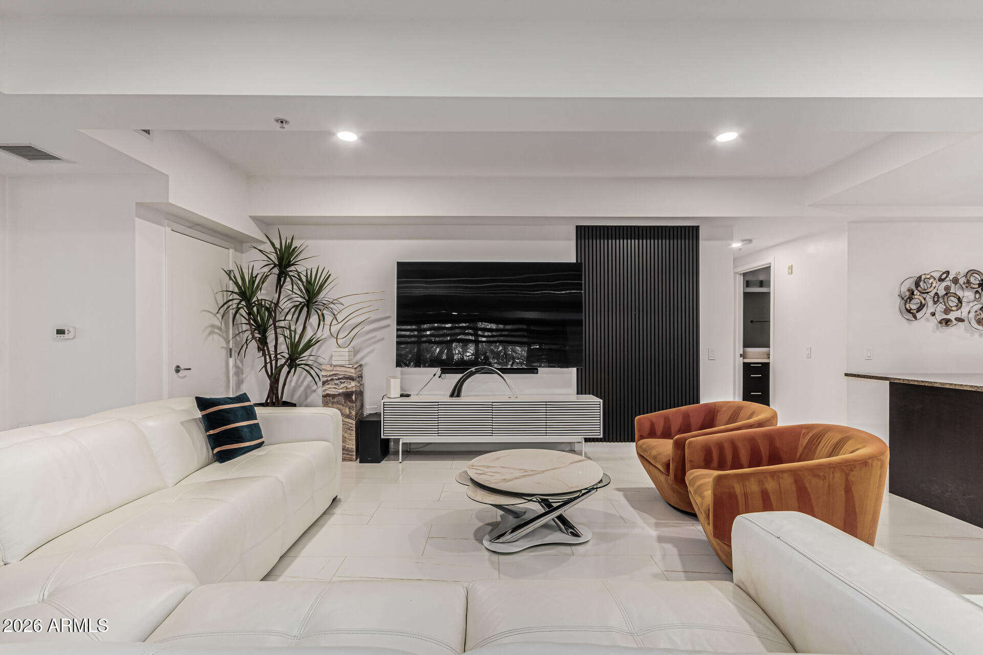 7121 E RANCHO VISTA Drive 2006