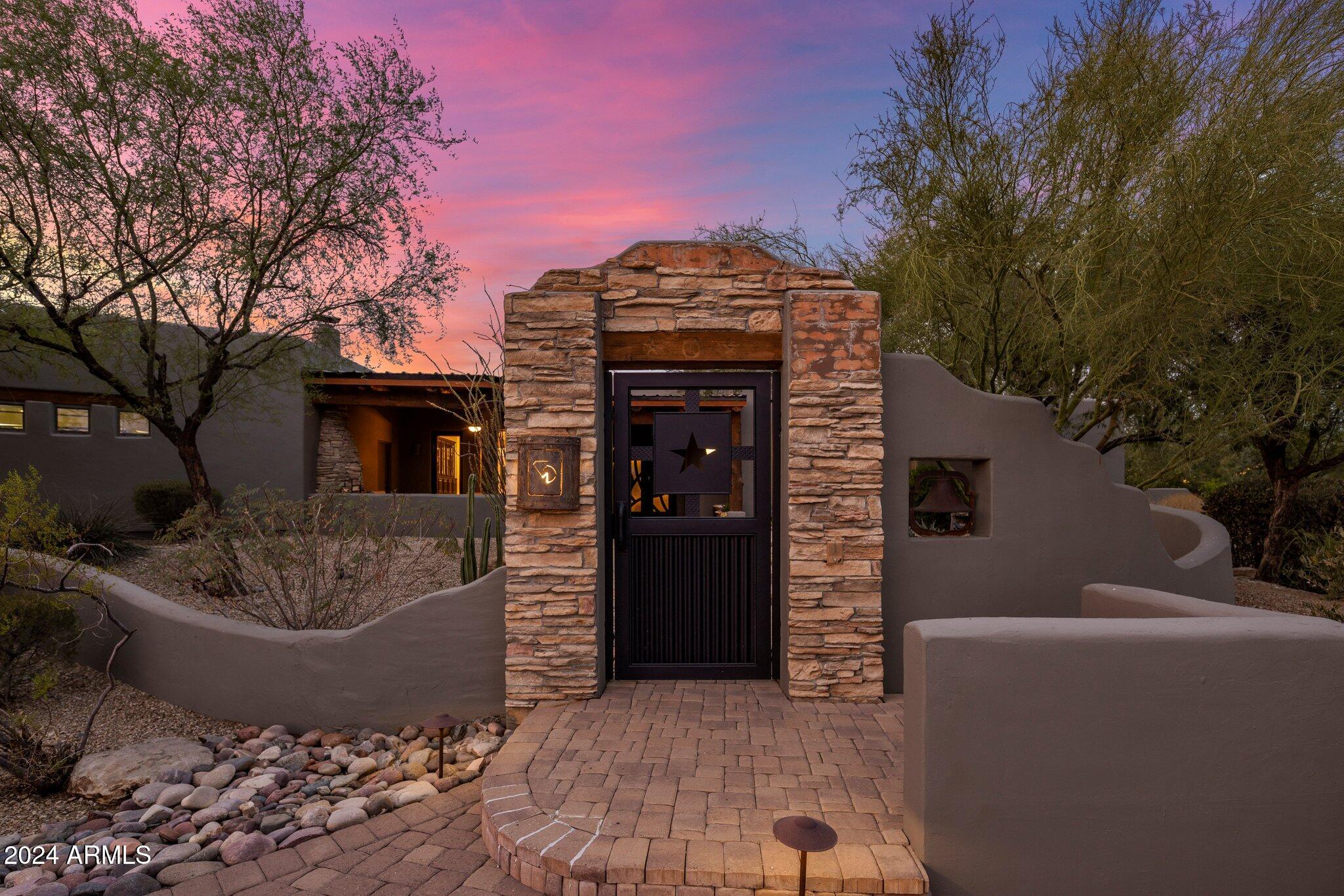 9422 E Diamond Rim Drive