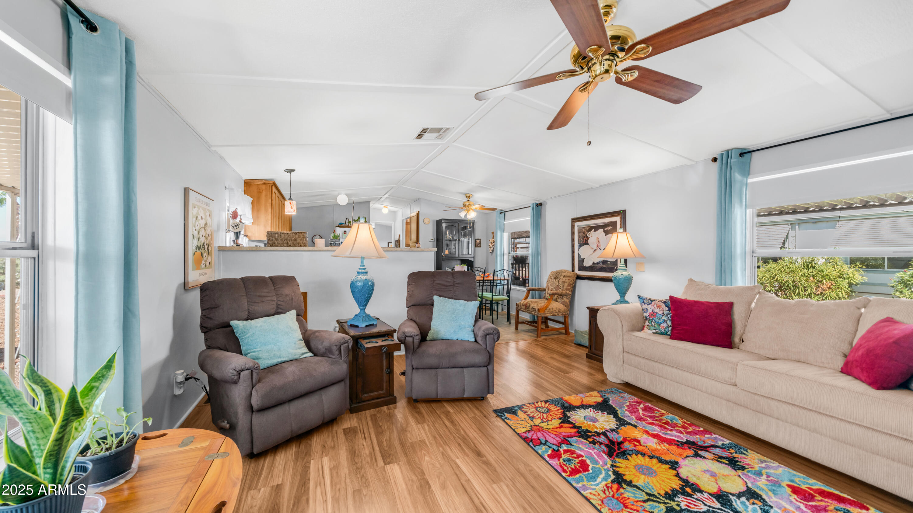 301 S SIGNAL BUTTE Road 732