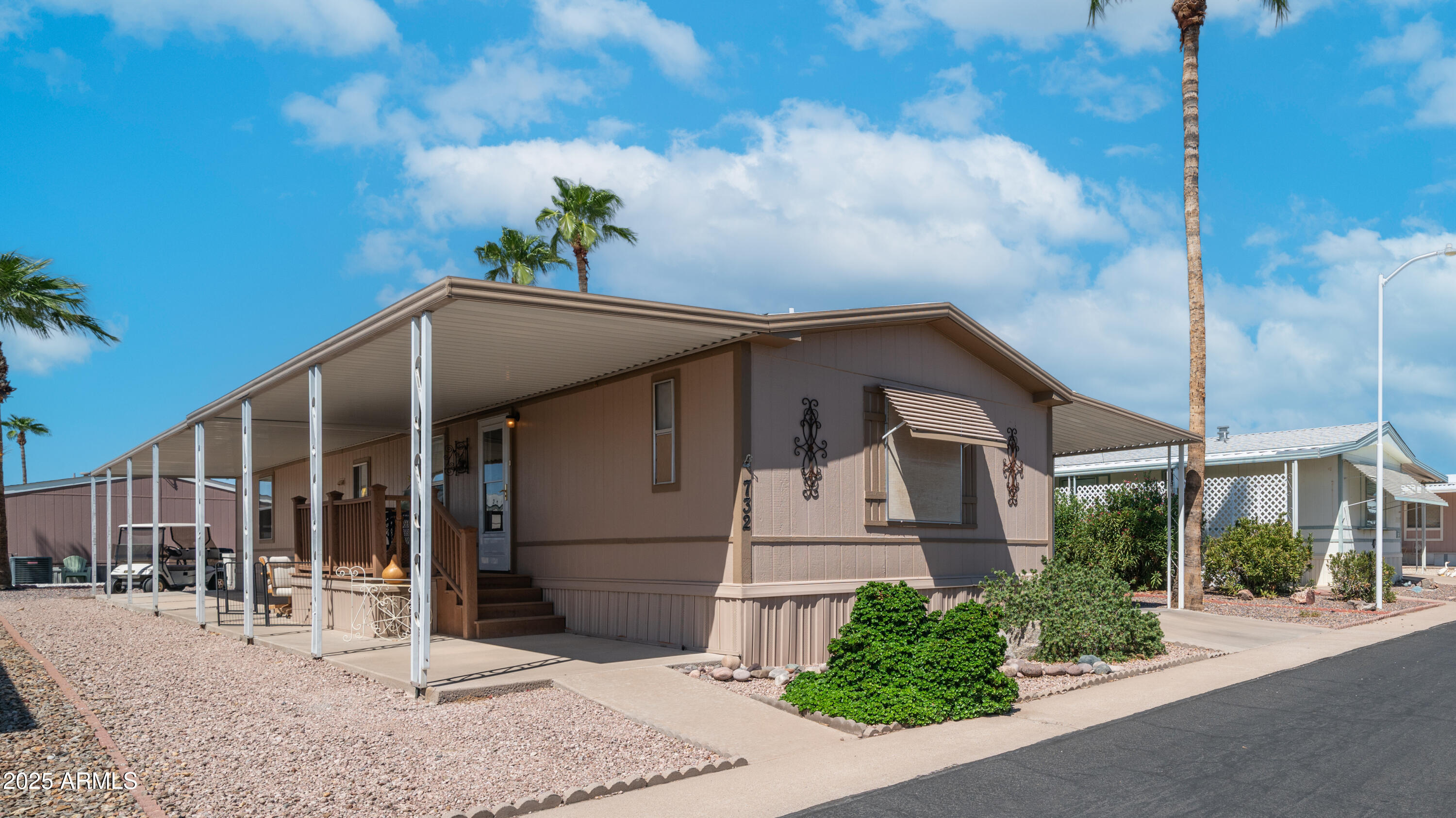 301 S SIGNAL BUTTE Road 732