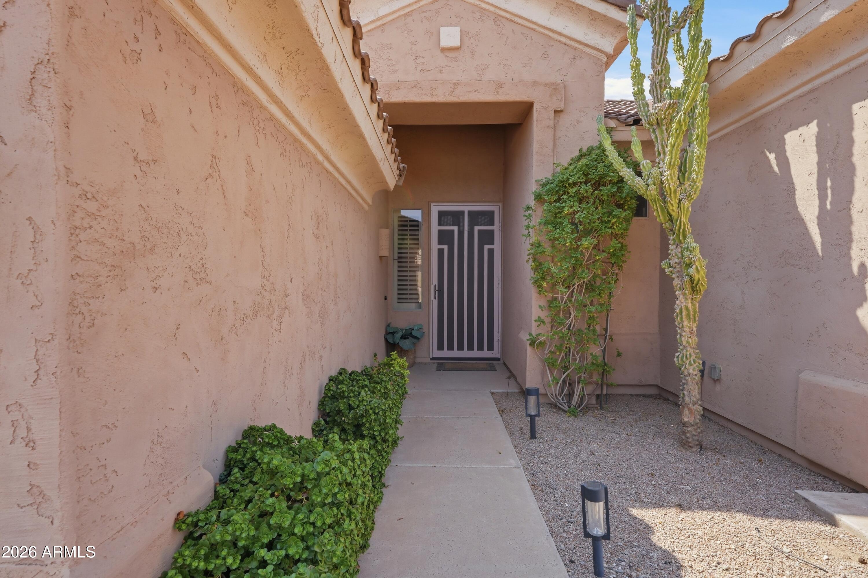 1607 W NIGHTHAWK Way
