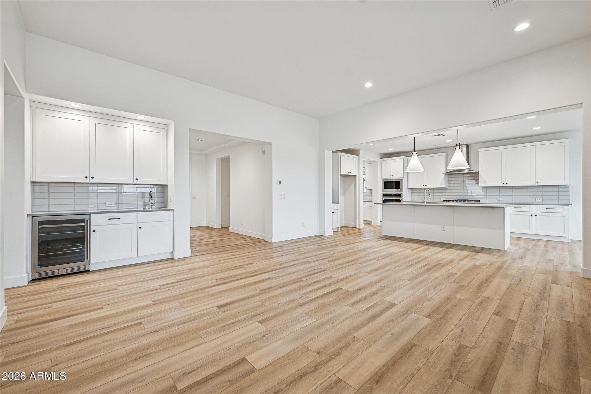 16673 W WHITTON Avenue