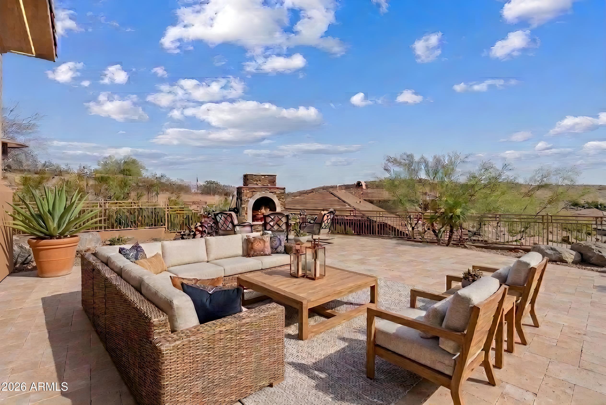 549 E MOUNTAIN SAGE Drive