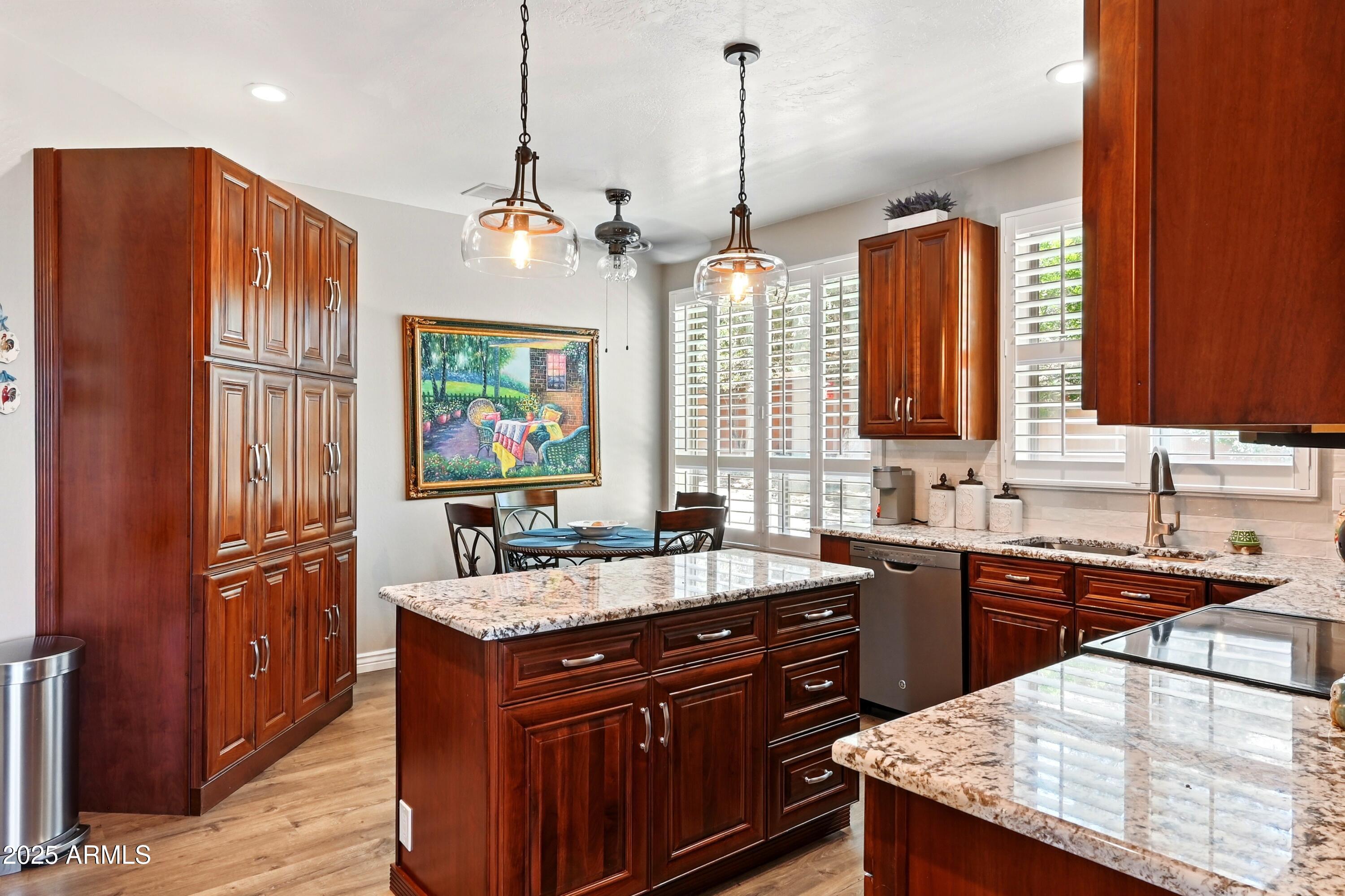 601 E PHOENIX Street