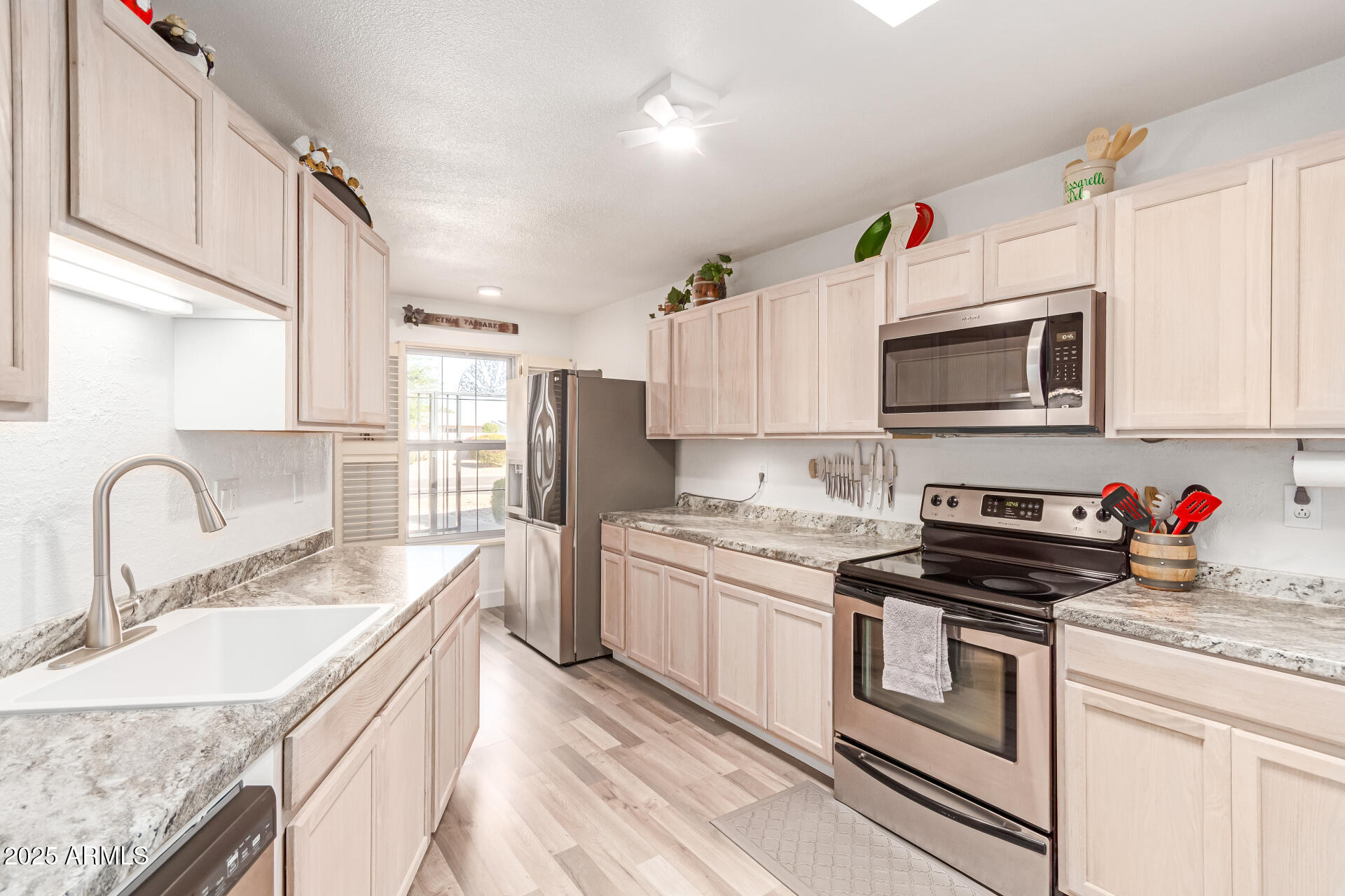 10617 W GRANADA Drive