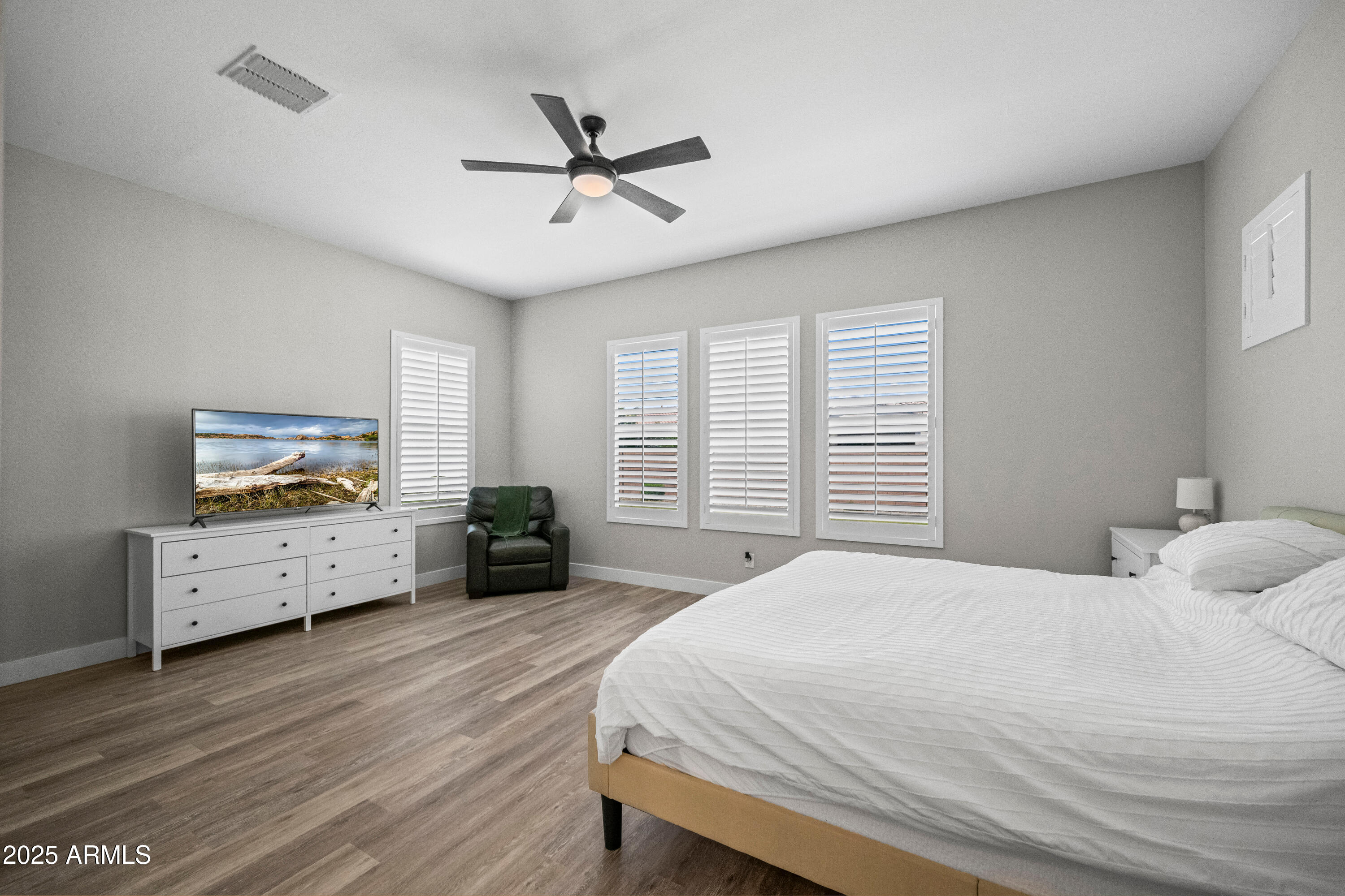 5418 S DEL RANCHO --