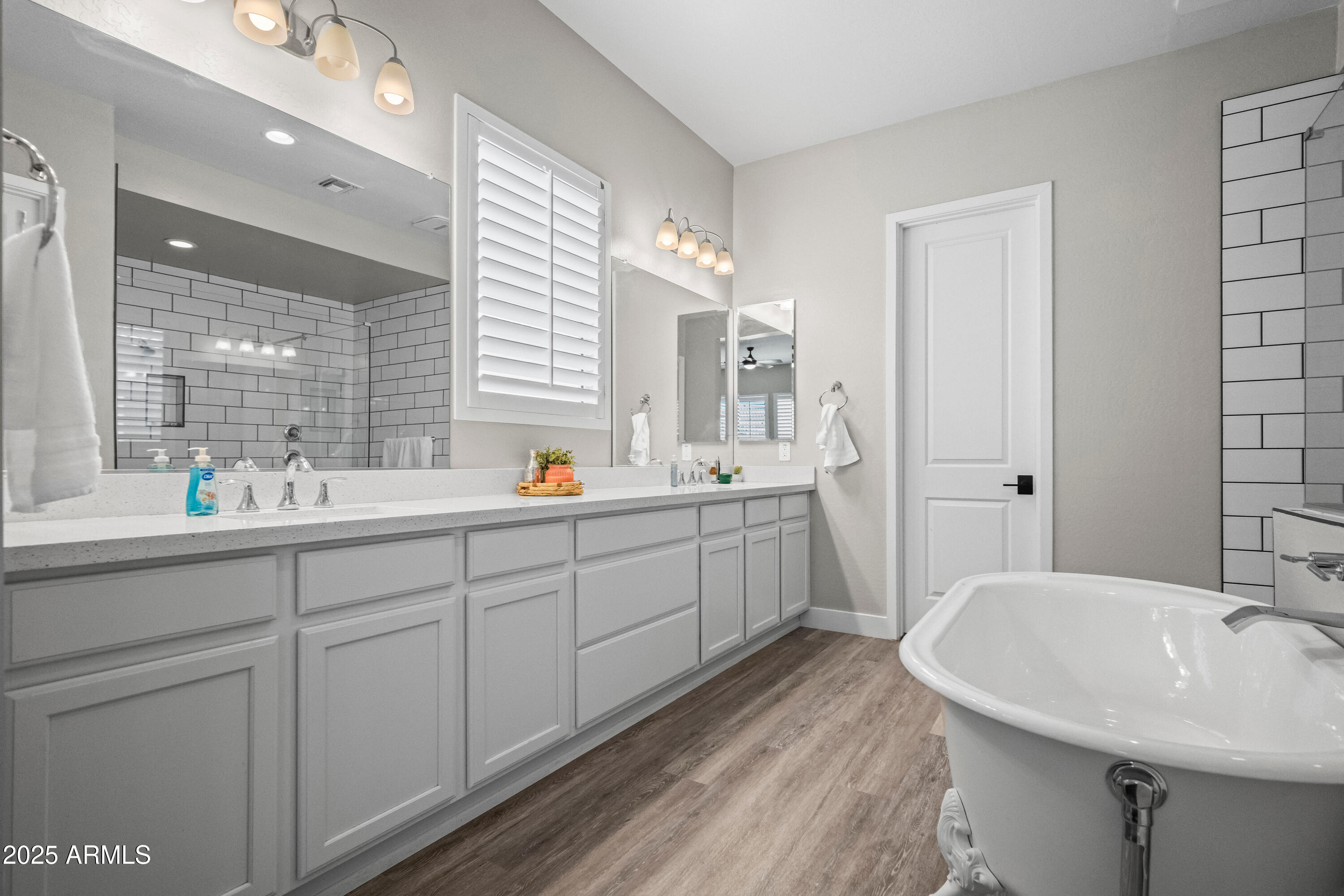 5418 S DEL RANCHO --