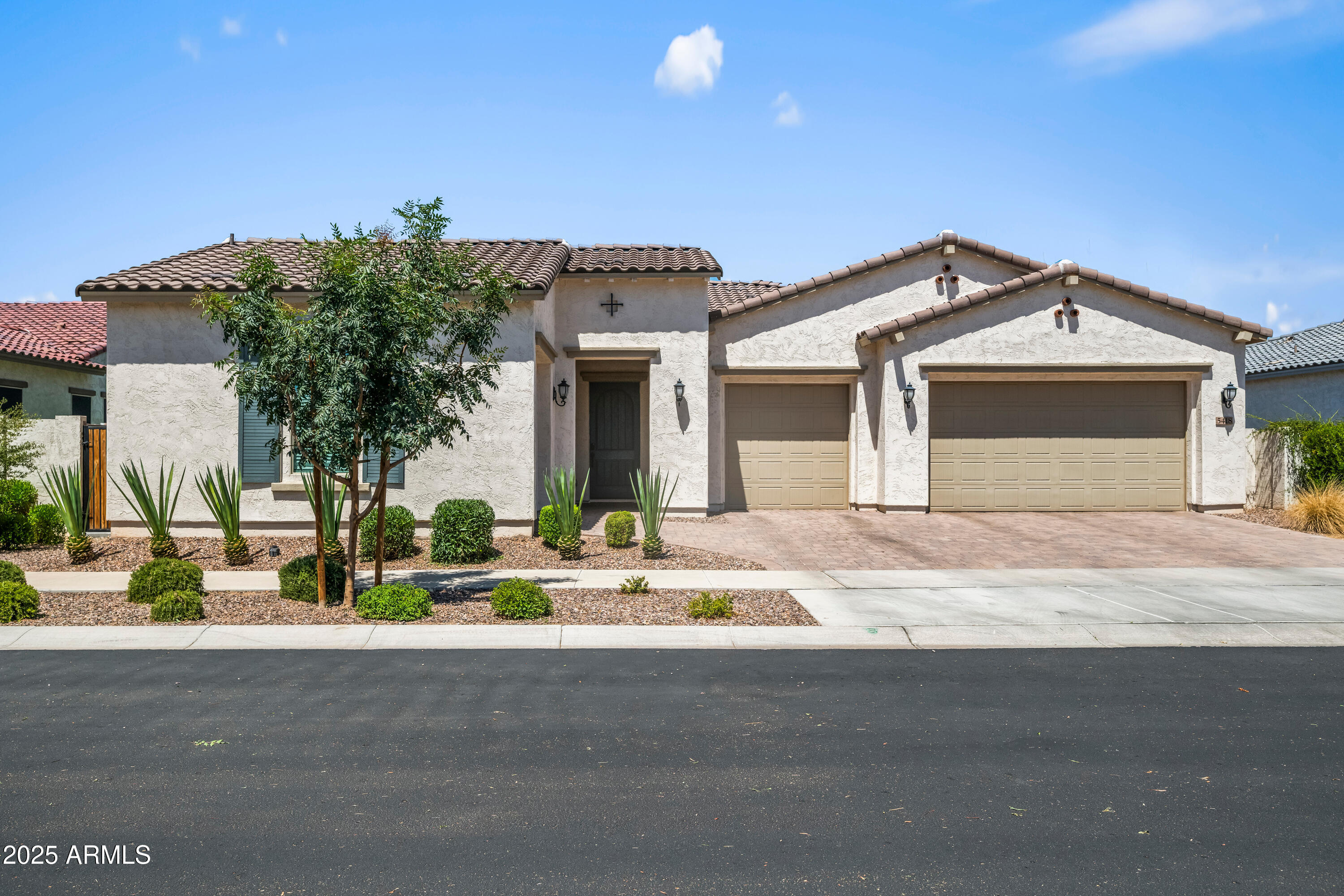 5418 S DEL RANCHO --