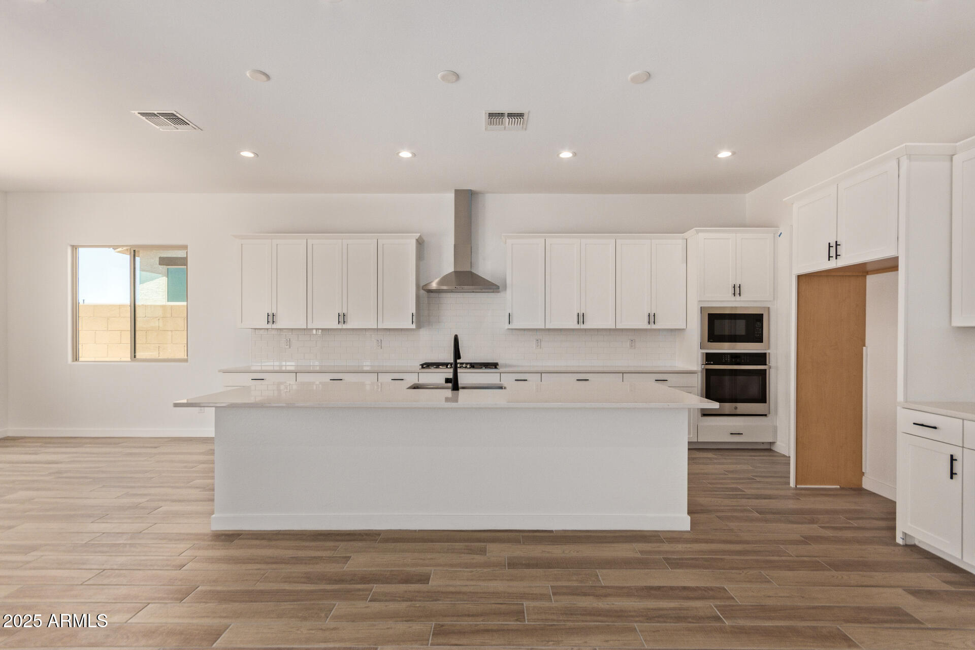 15833 W BRONCO Trail