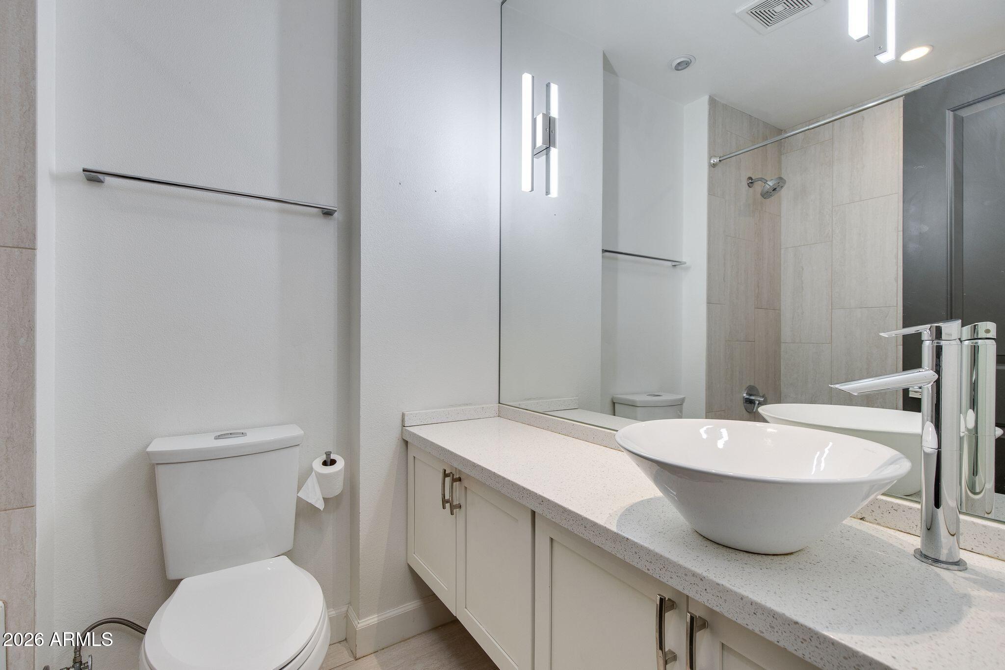 WILLIAMSBURG SQUARE CONDOMINIUMS - Residential