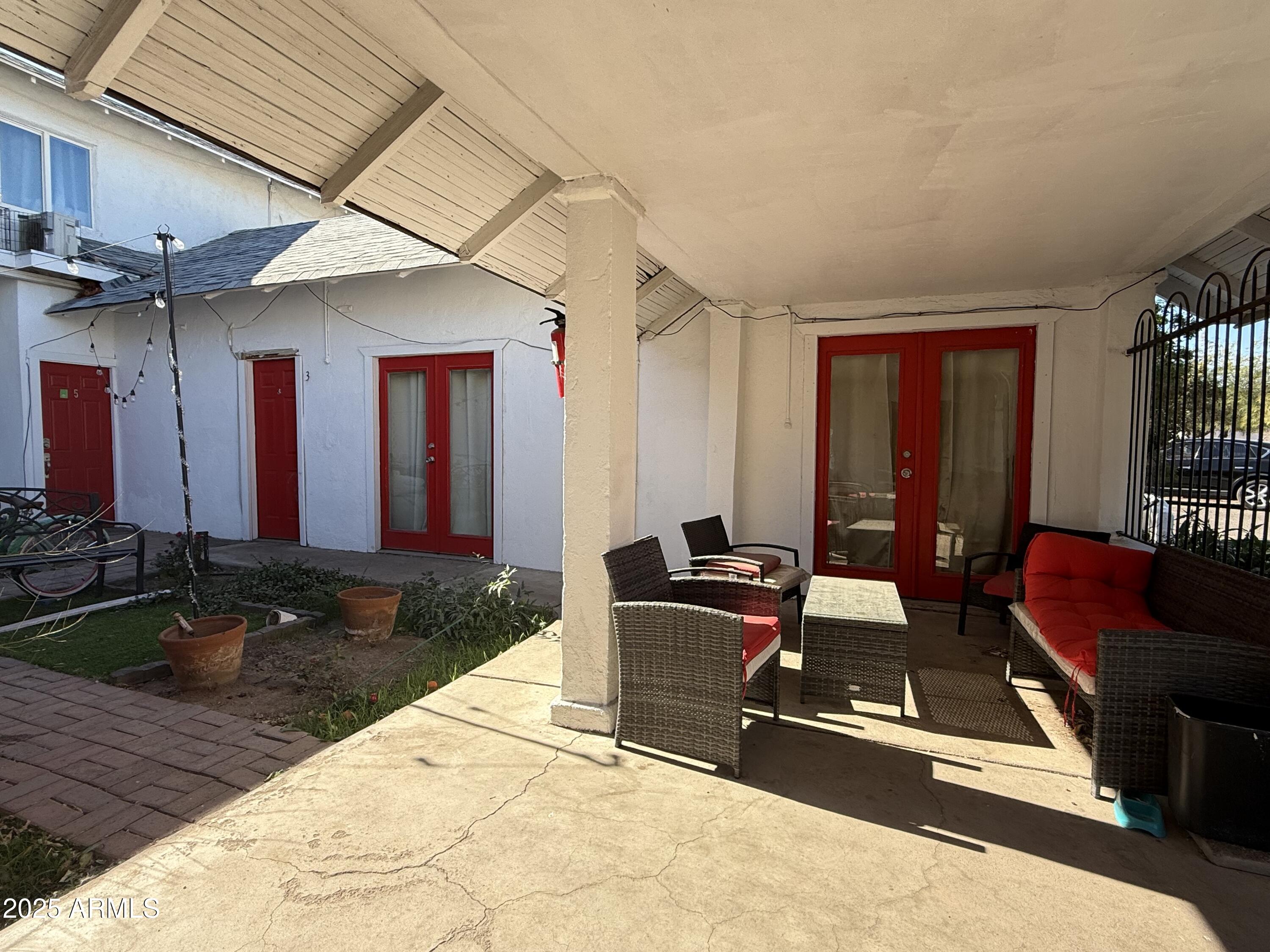 1527 W Fillmore Street