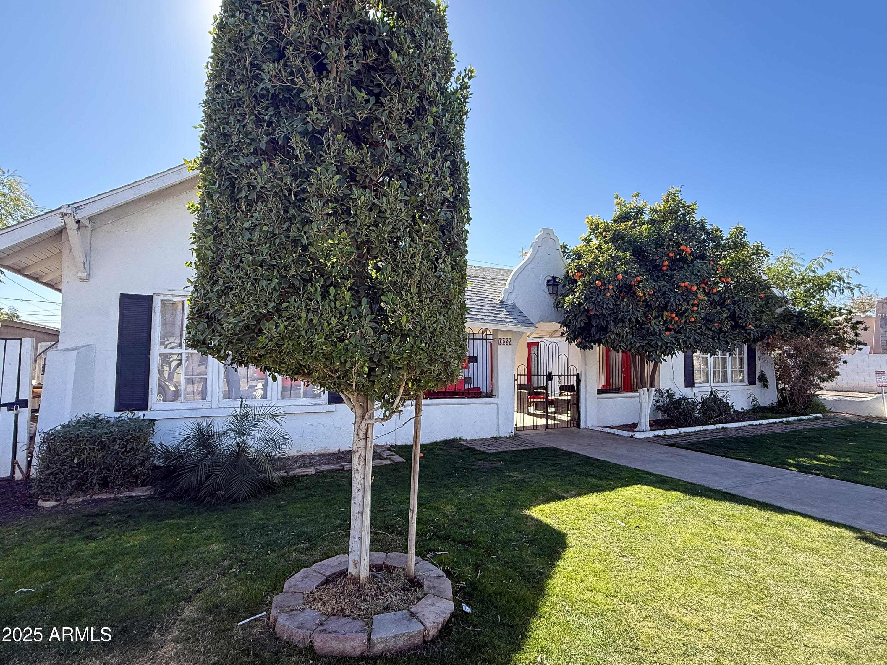1527 W Fillmore Street