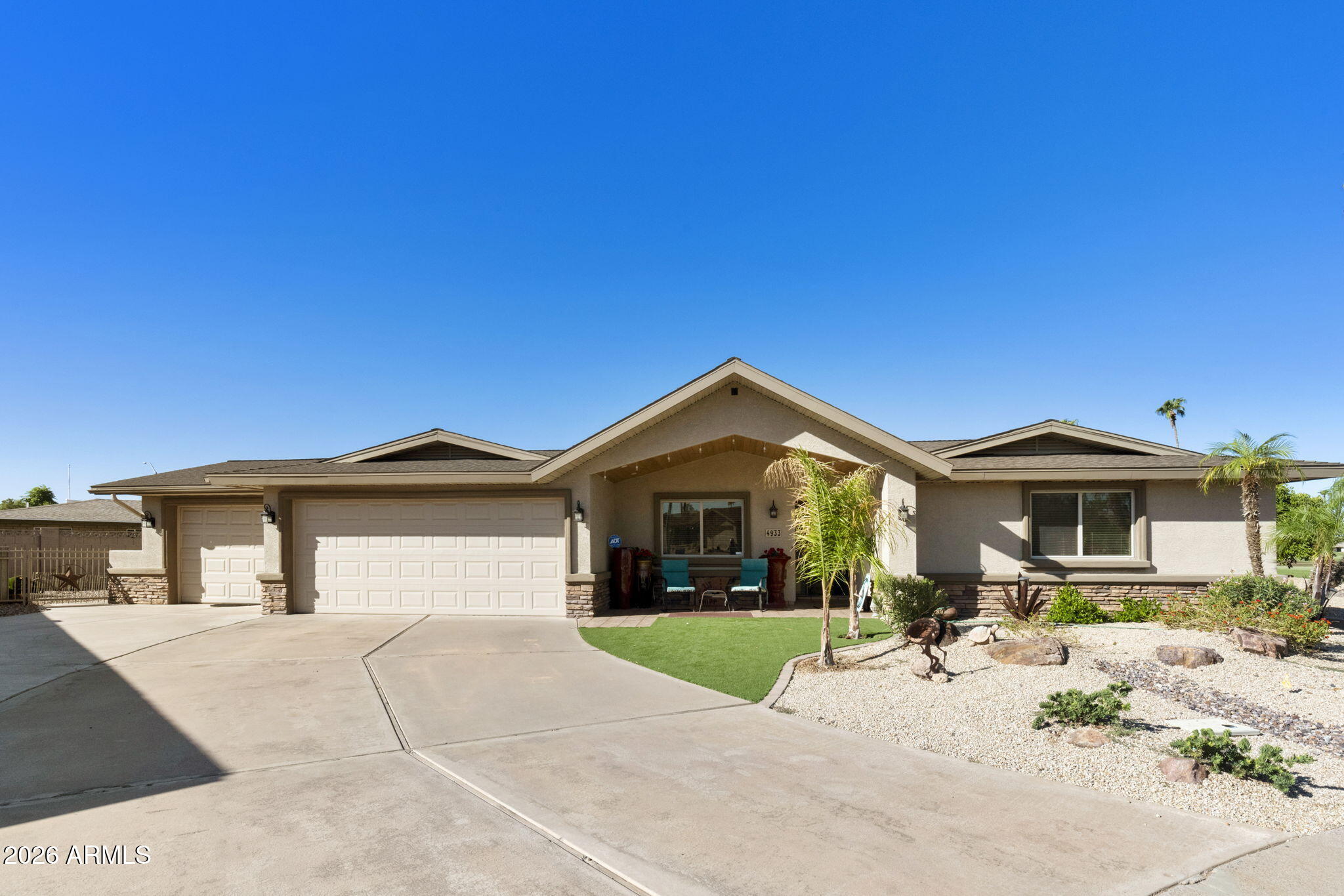 4933 E FLOWER Avenue