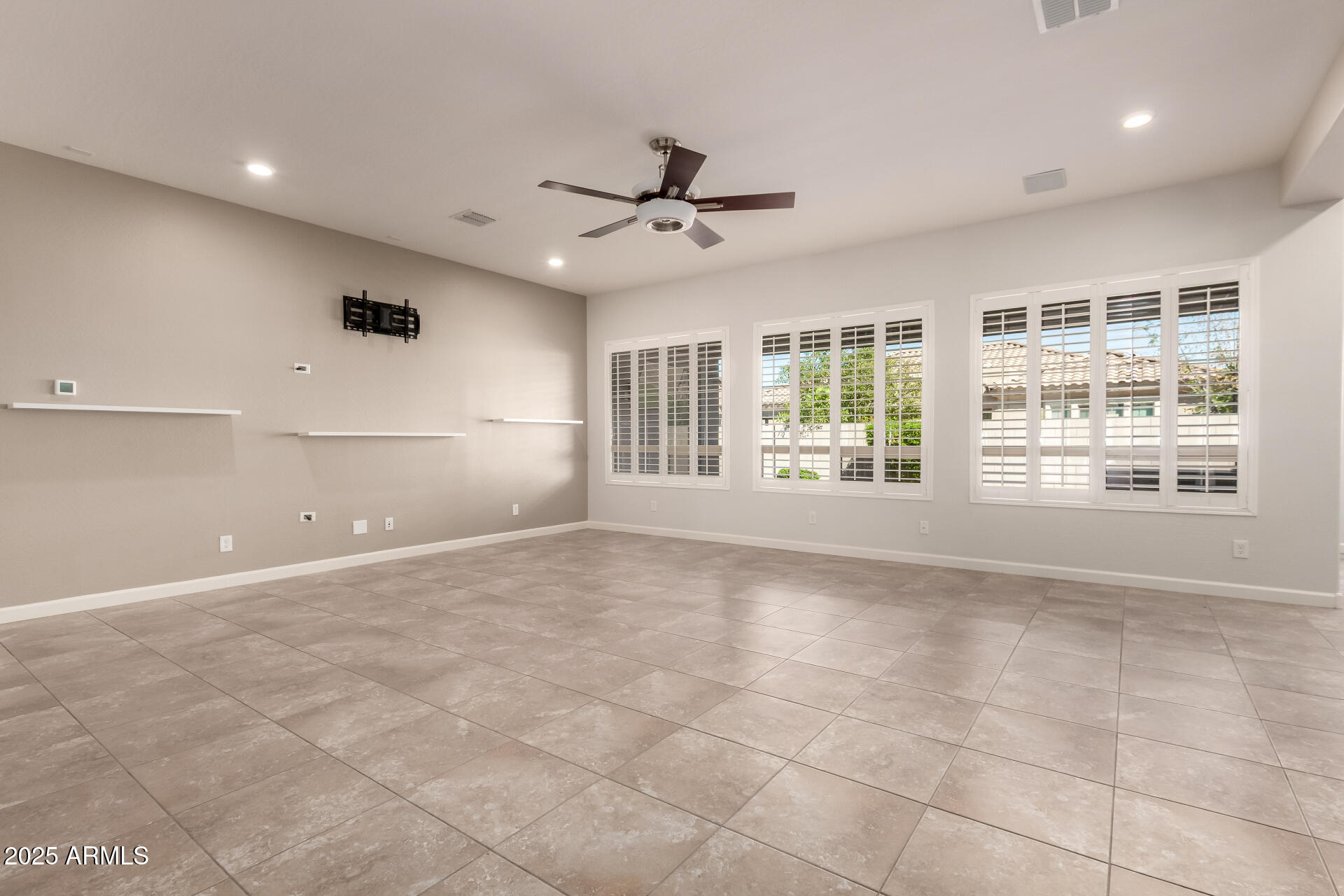 3522 E DOGWOOD Drive