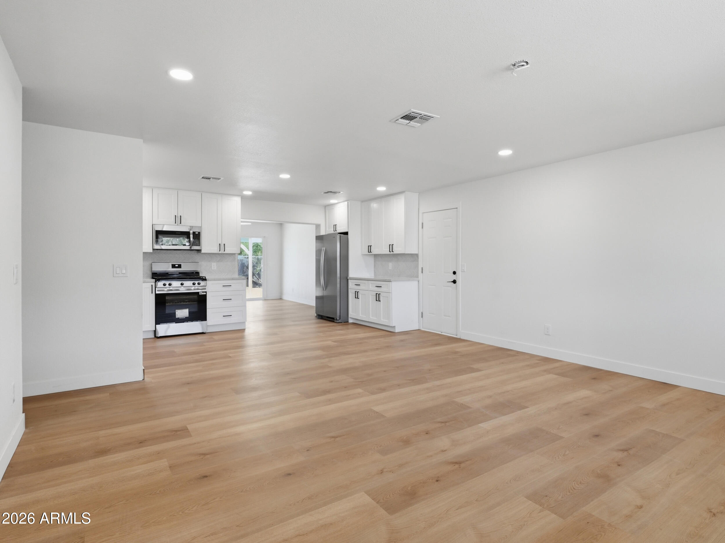 3327 W CHARTER OAK Road