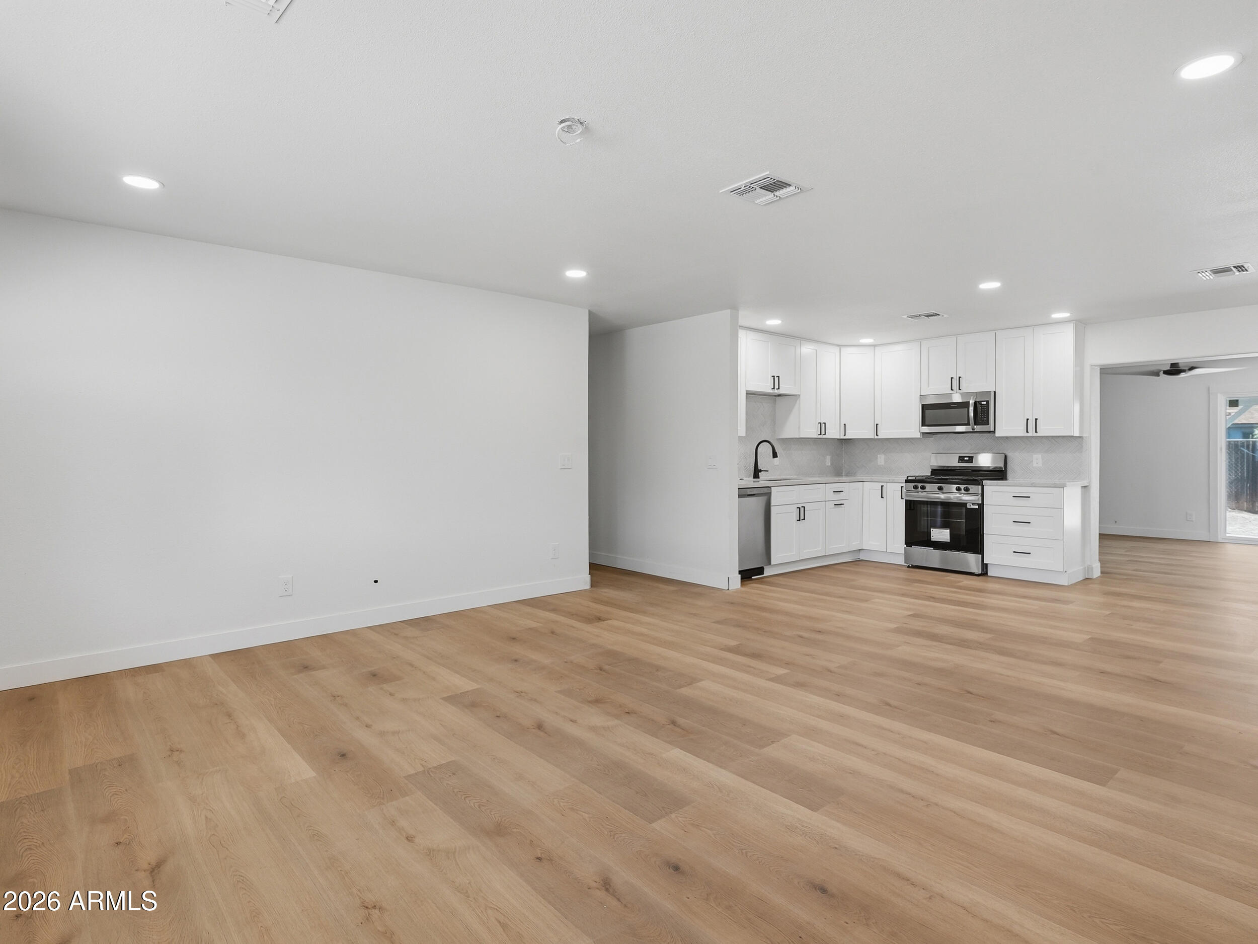 3327 W CHARTER OAK Road