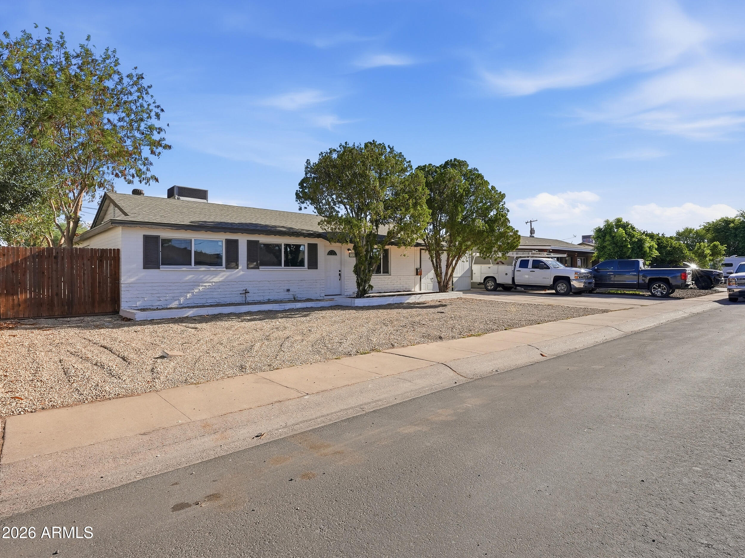 3327 W CHARTER OAK Road