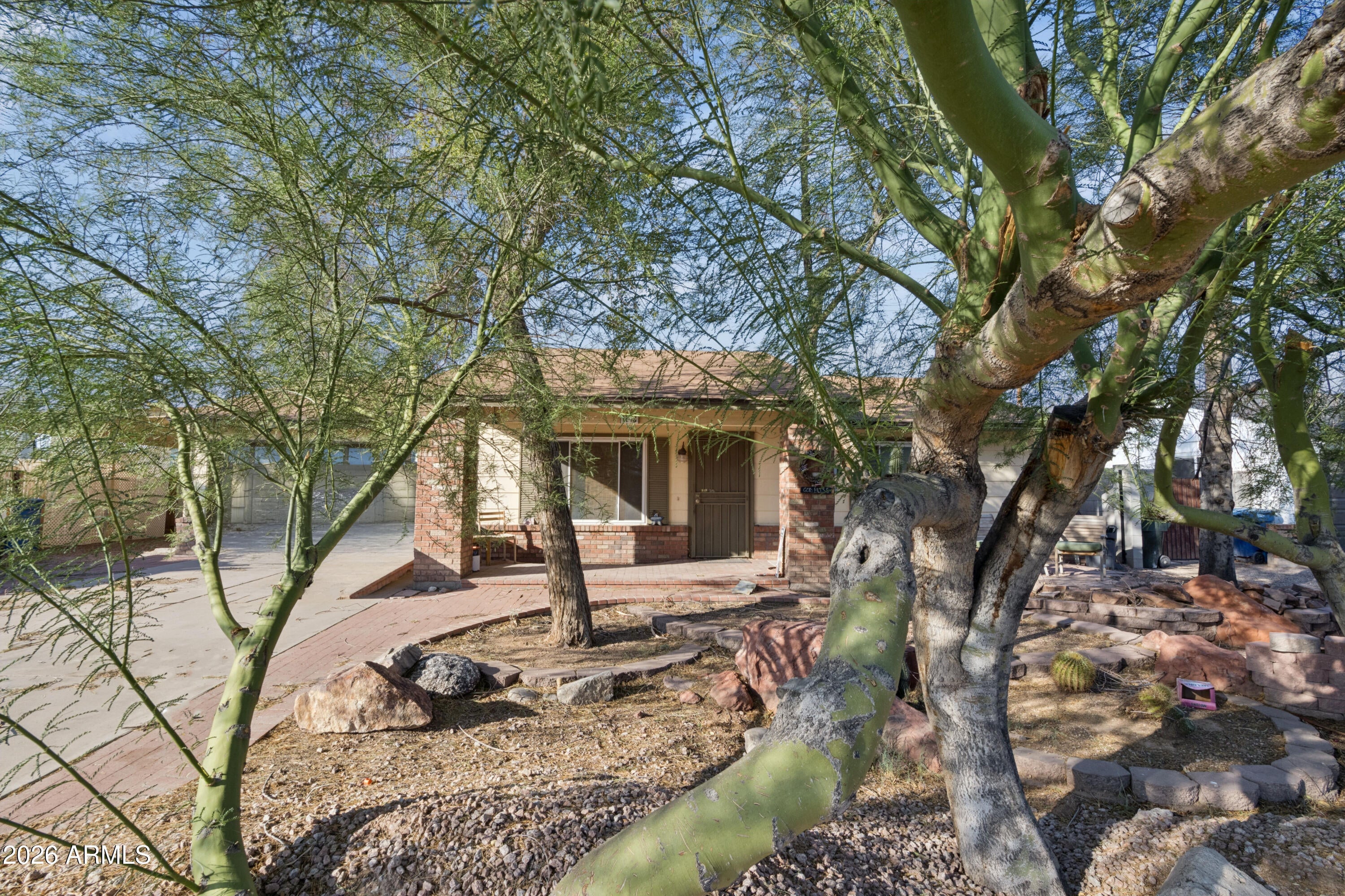 1148 W GREENWAY Drive