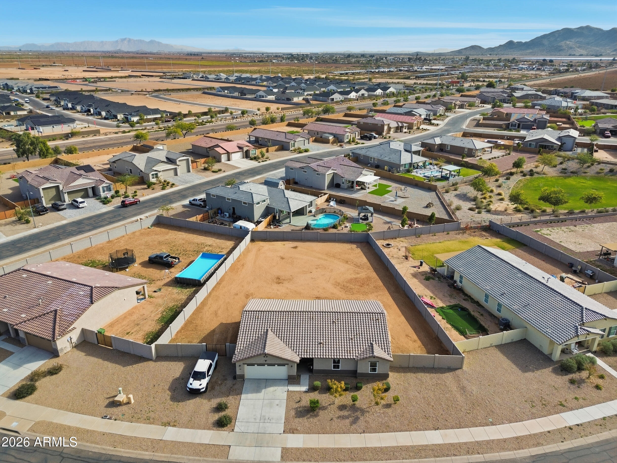 1461 E TUSCANY Street