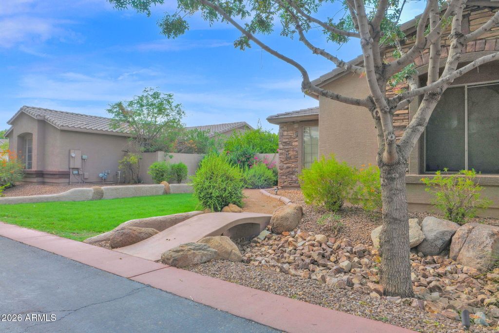 Photo of 1122 E Longhorn Place, Chandler, AZ 85286 (MLS # 7051136)