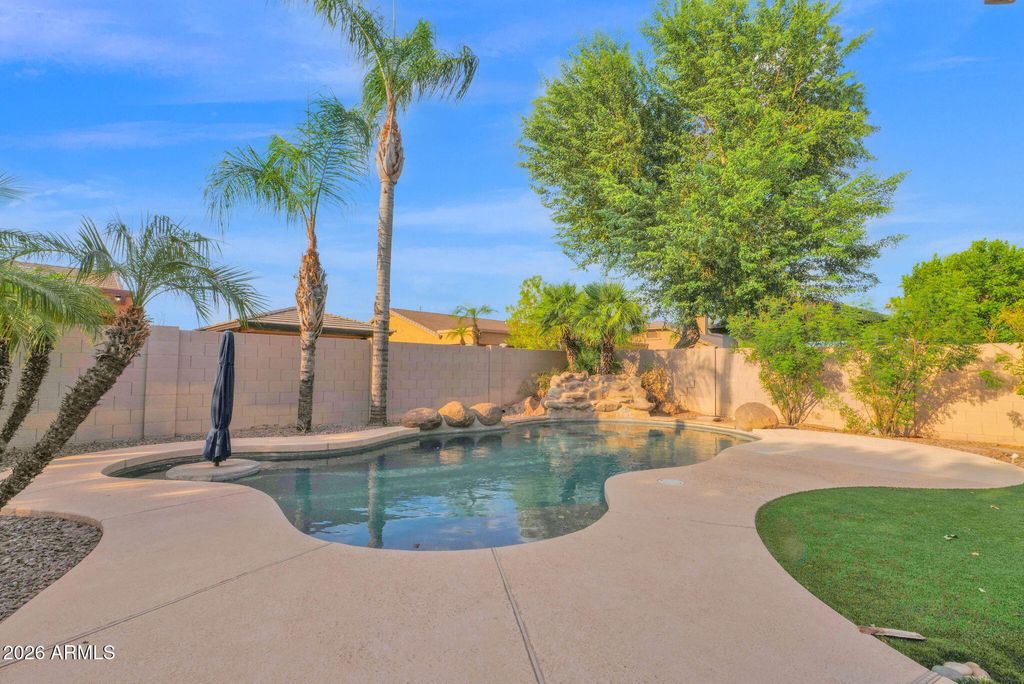 Photo of 1122 E Longhorn Place, Chandler, AZ 85286 (MLS # 7051136)