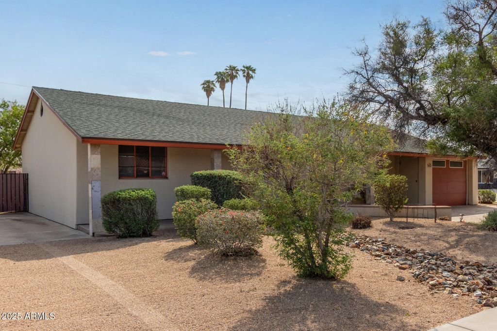 Photo of 815 N Evergreen Street, Chandler, AZ 85225 (MLS # 6922892)