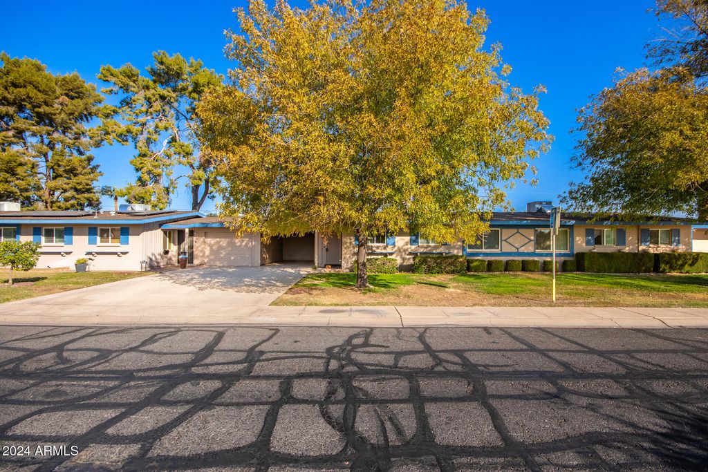 Photo of 10908 W Peoria Avenue, Sun City, AZ 85351 (MLS # 6908236)