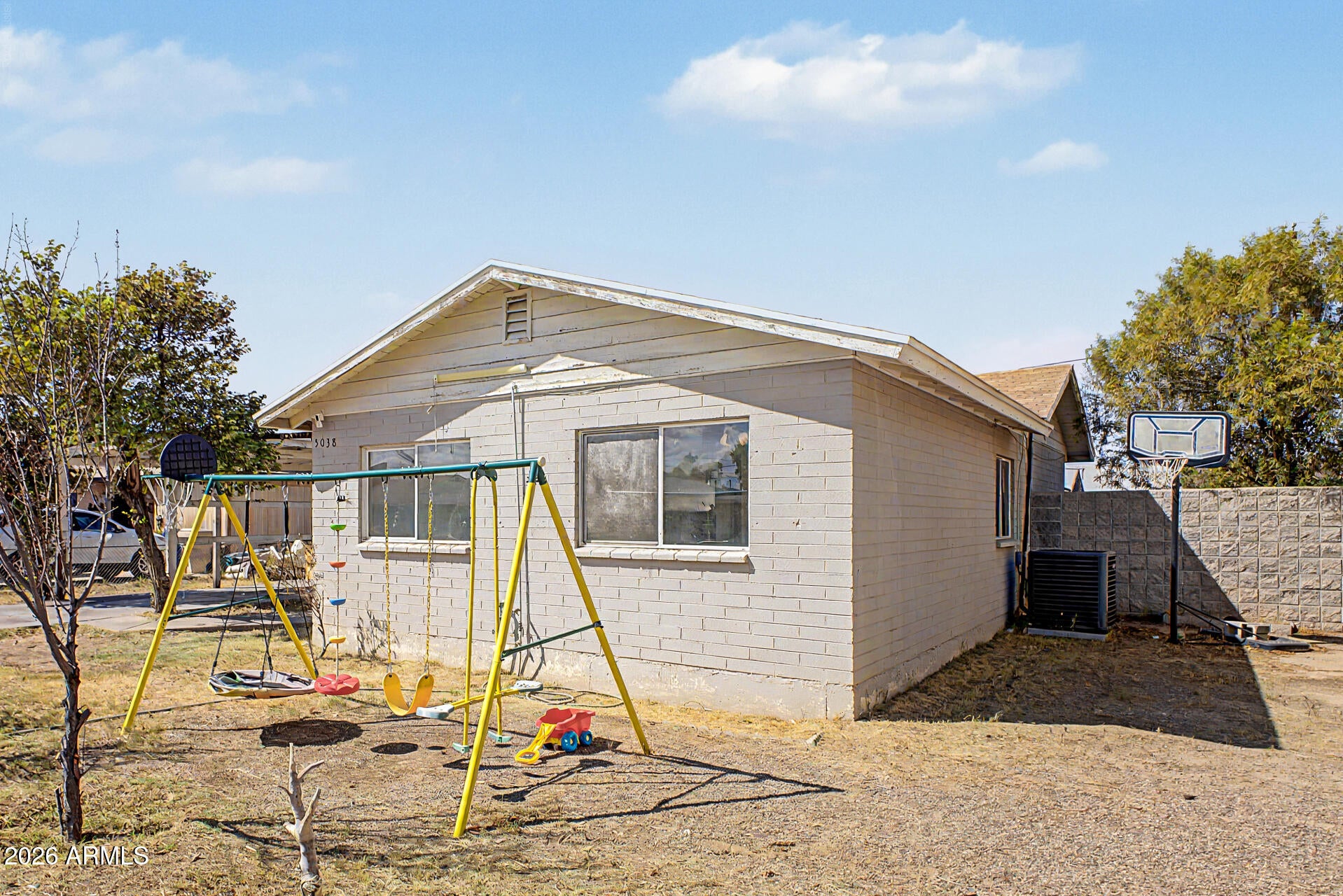 5038 W TUCKEY Lane