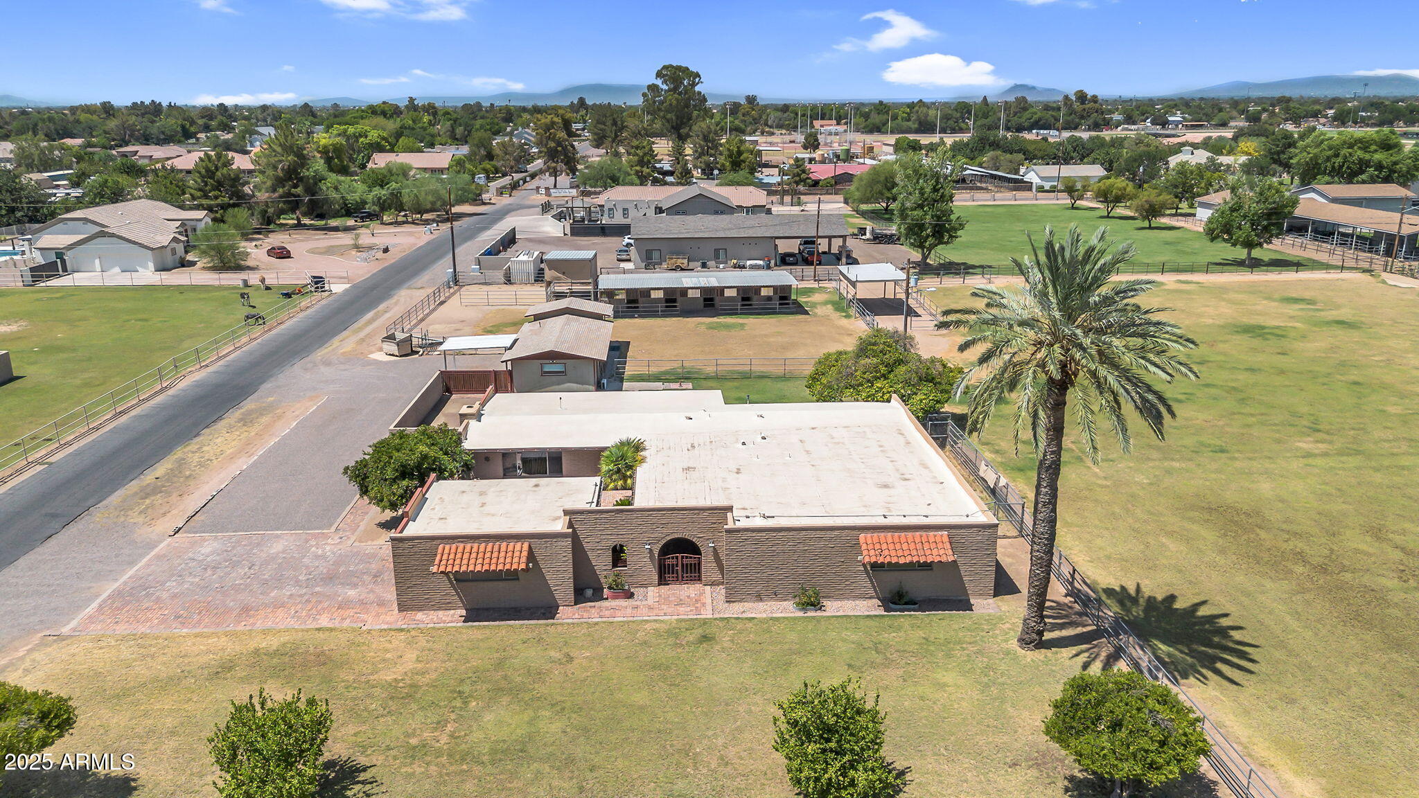 414 E MORGAN Drive