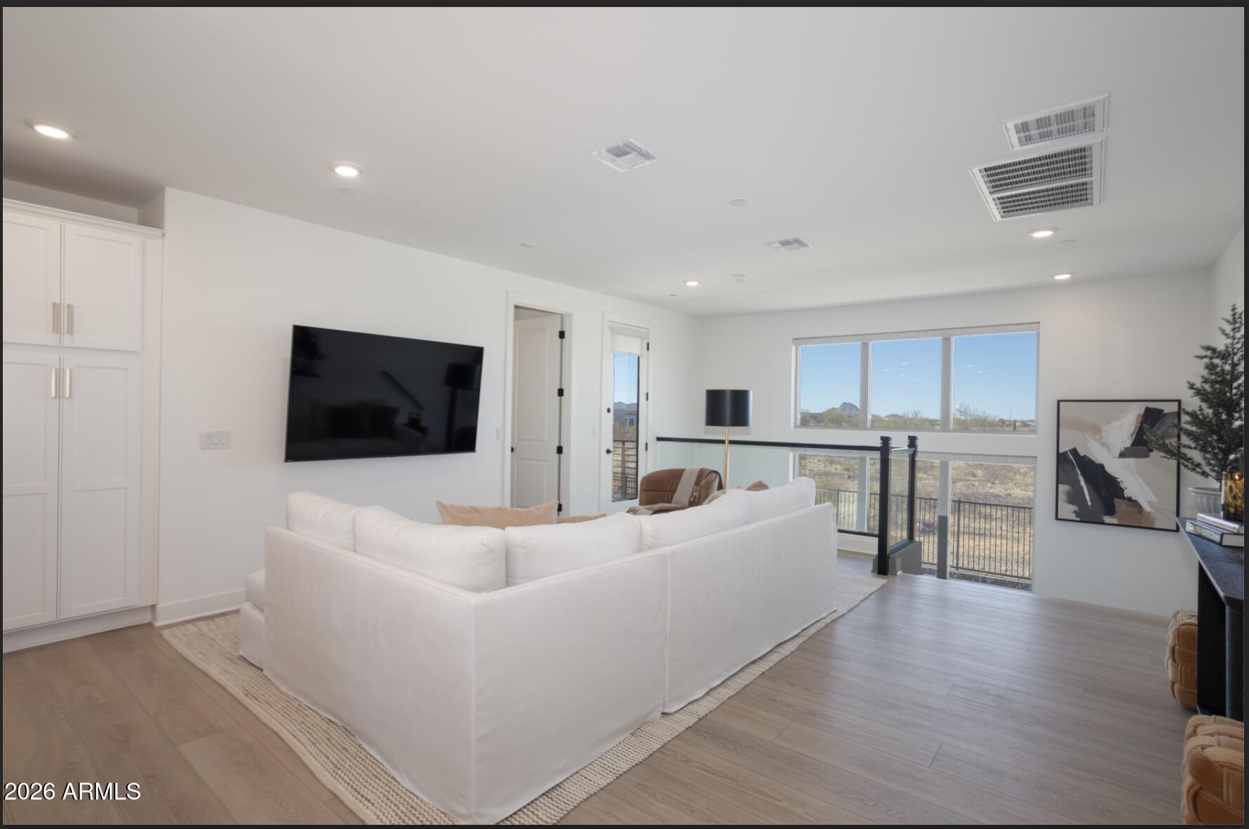 2121 W SONORAN DESERT Drive 8