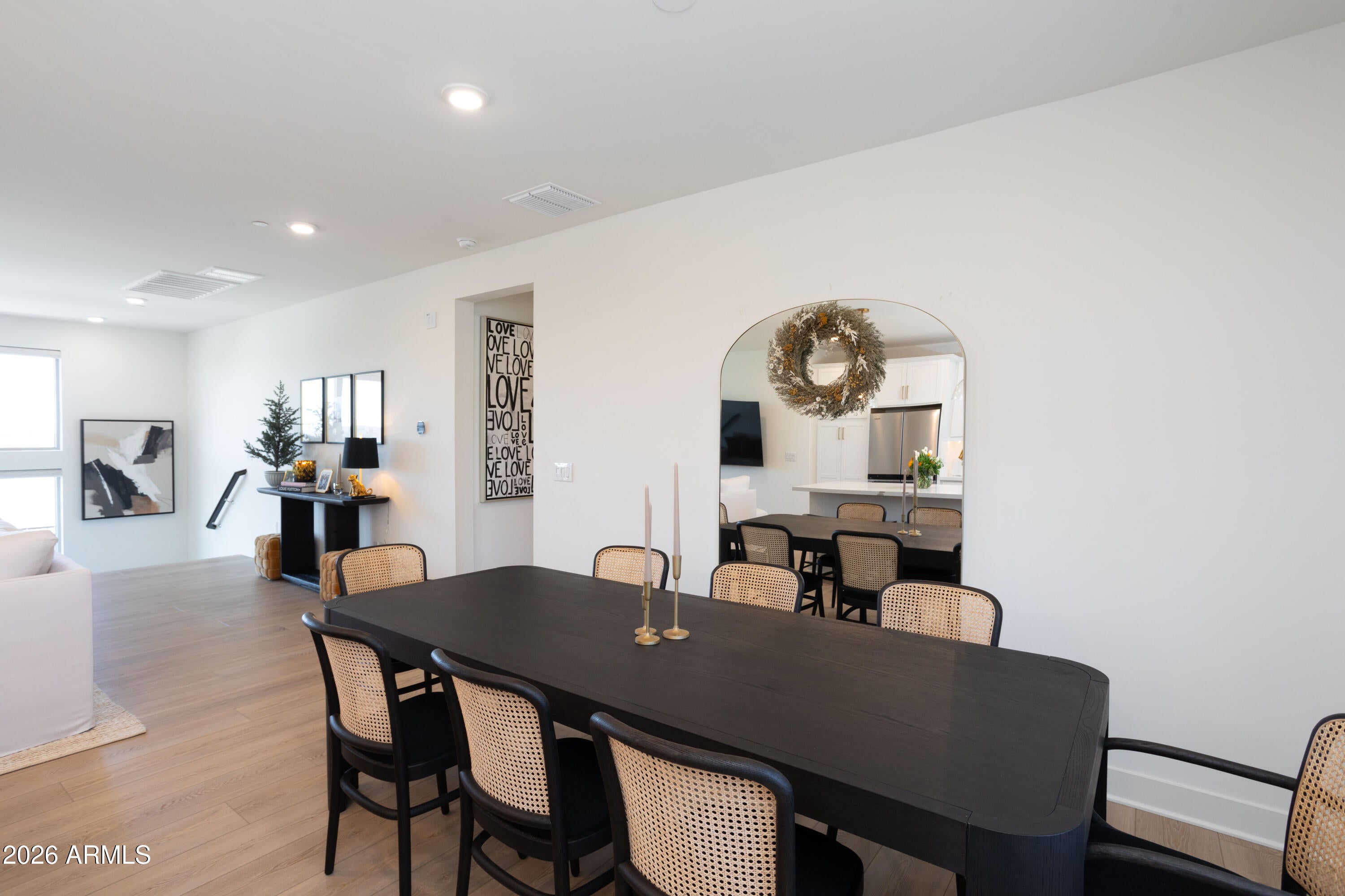 2121 W SONORAN DESERT Drive 8