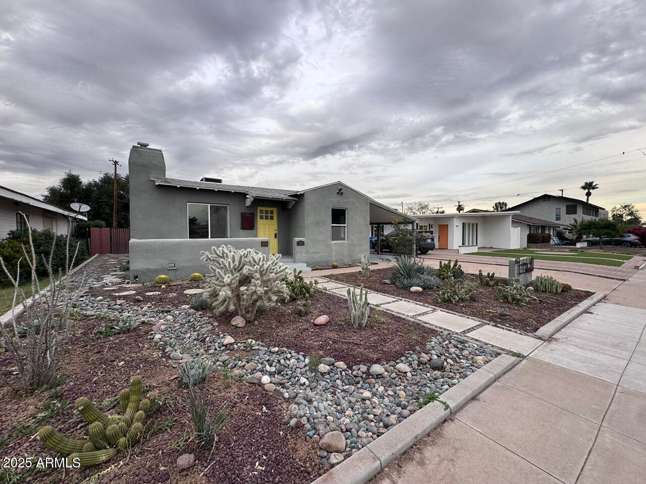 1518 W WINDSOR Avenue