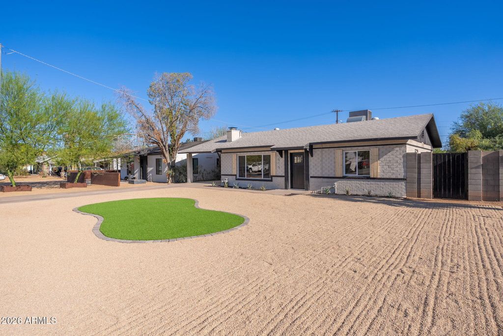Photo of 515 W Hazelwood Street, Phoenix, AZ 85013 (MLS # 7028181)