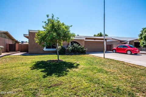 Single Family Residence in Glendale AZ 9109 55TH Avenue.jpg