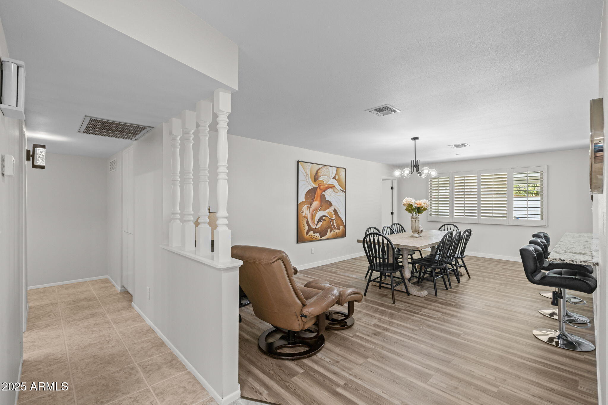 2539 E GENEVA Drive