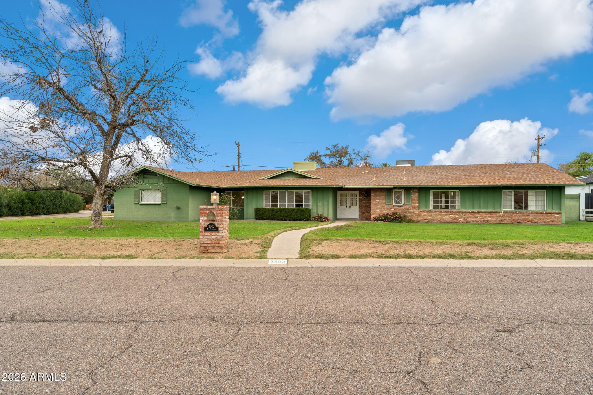 3502 E PASADENA Avenue