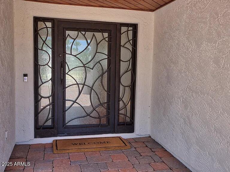 540 E CERCADO Lane