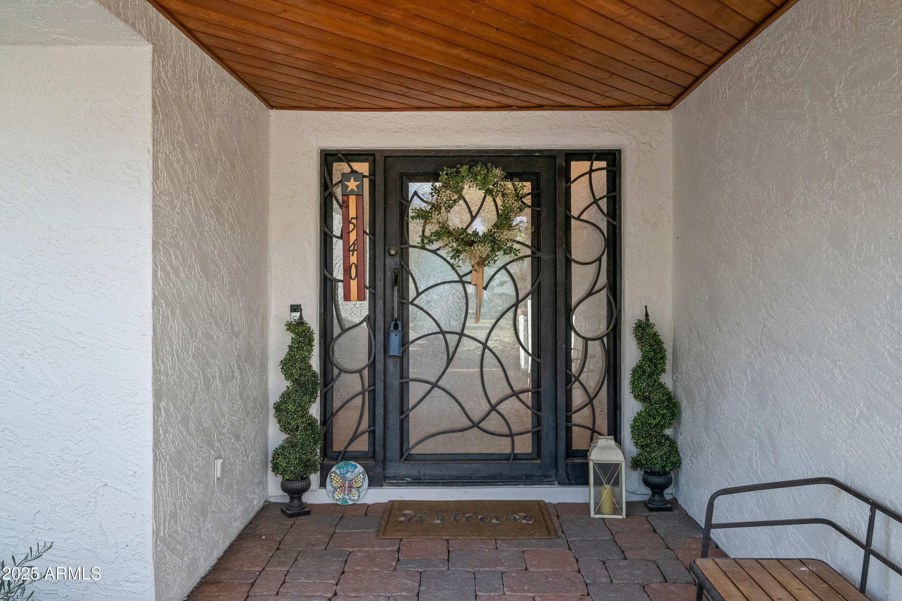 540 E CERCADO Lane