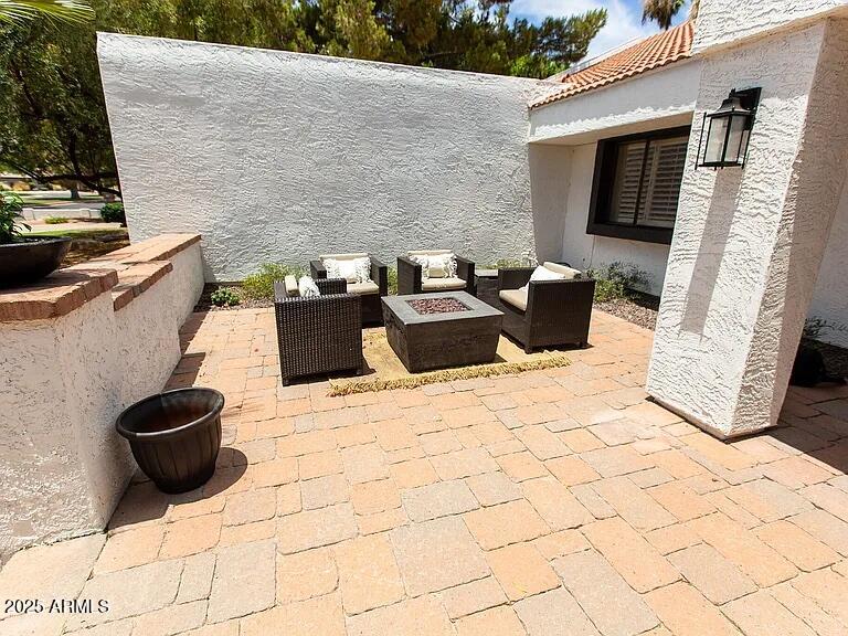 540 E CERCADO Lane