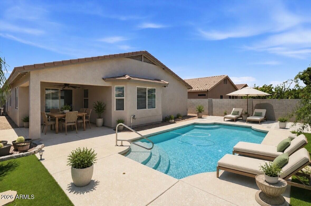 1614 W STEPHANIE Lane