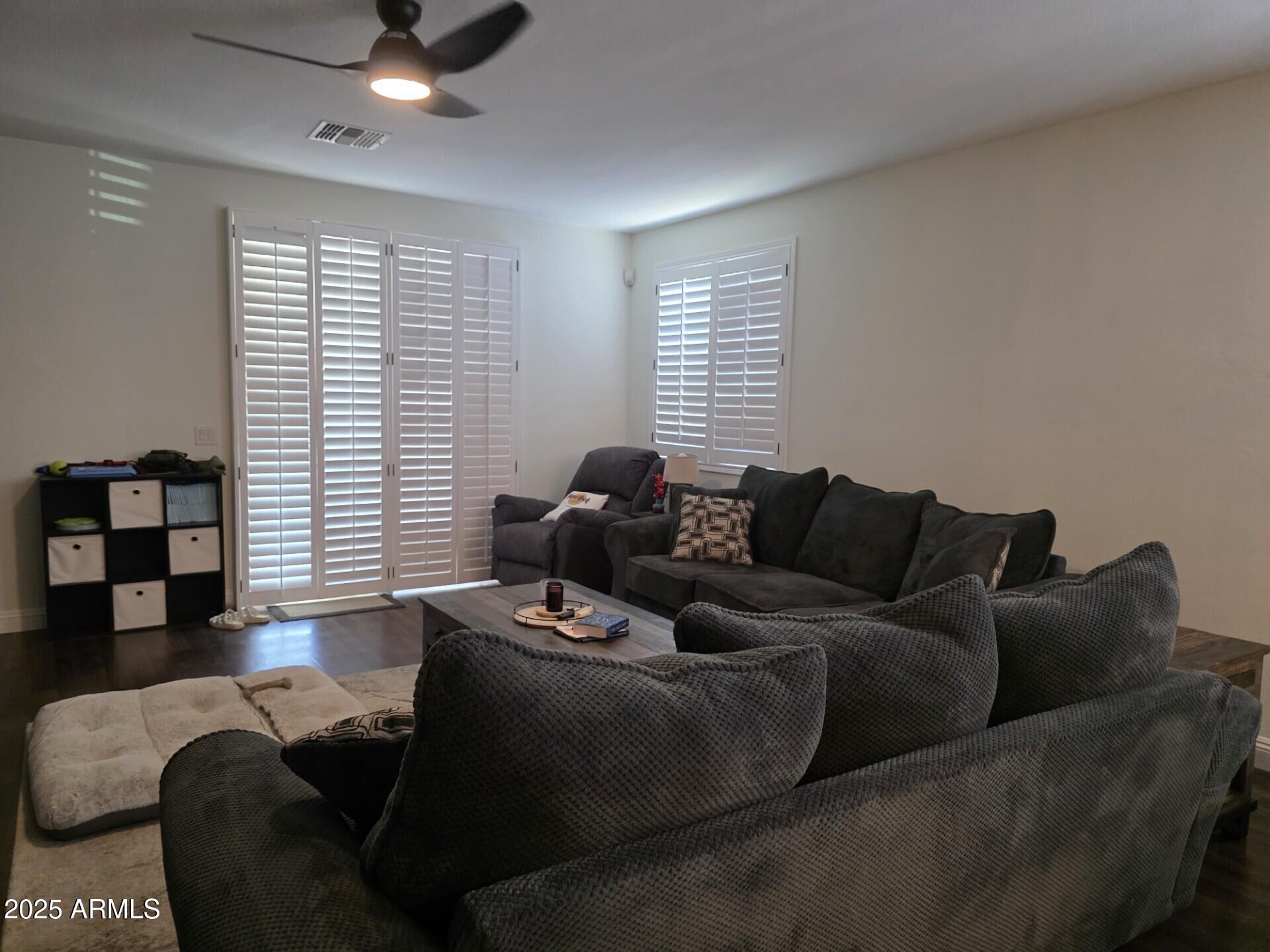 1614 W STEPHANIE Lane