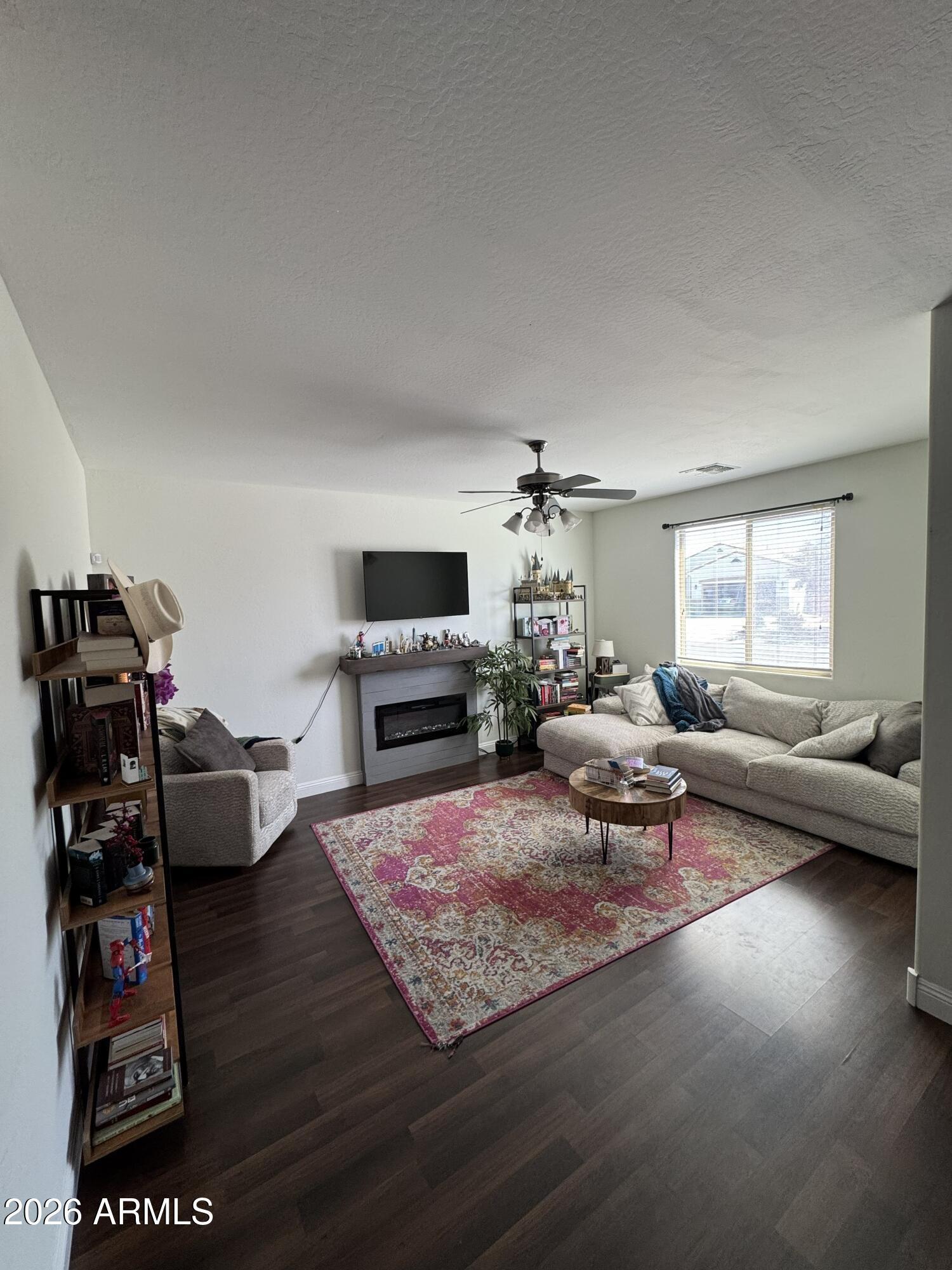 1614 W STEPHANIE Lane