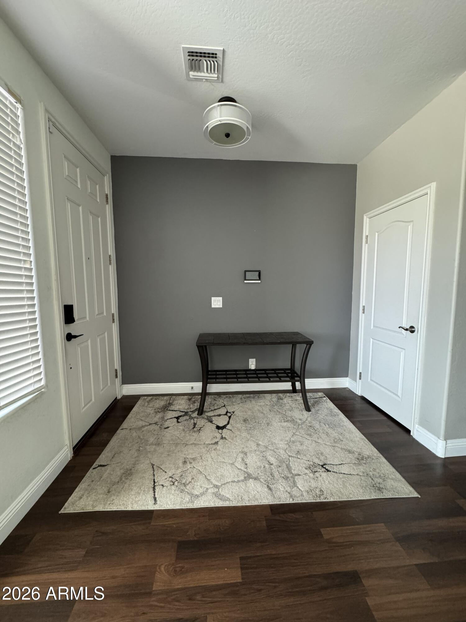 1614 W STEPHANIE Lane