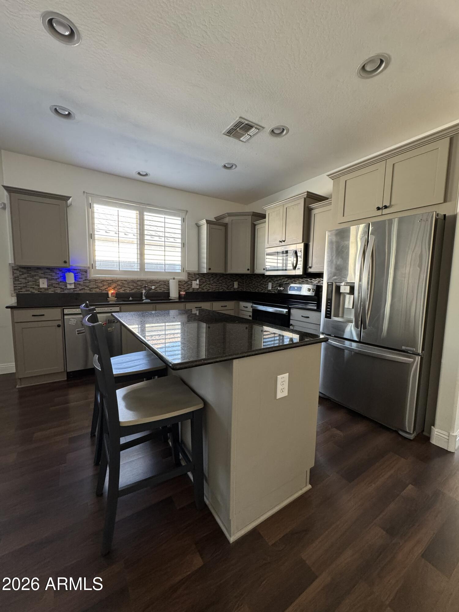 1614 W STEPHANIE Lane