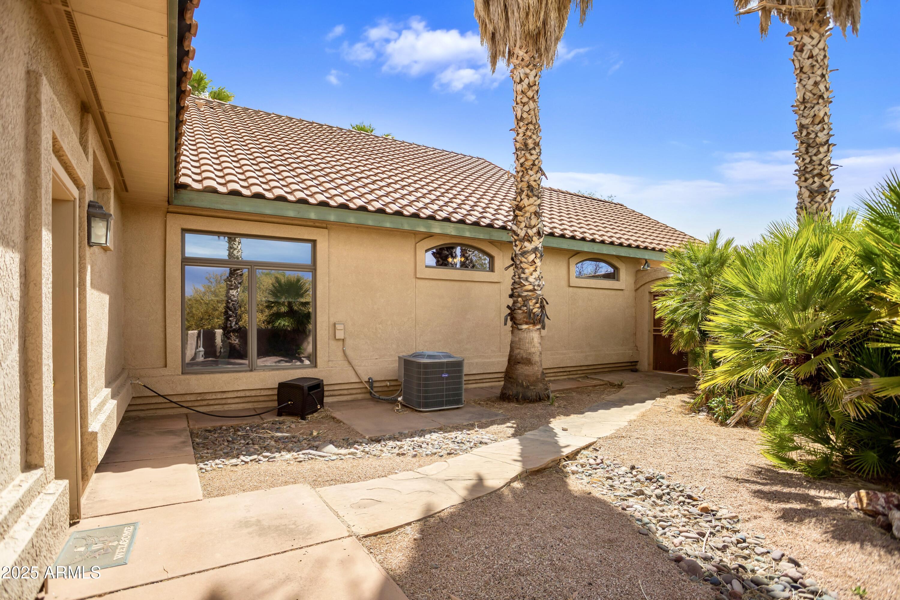 EXECUTIVE ACRES - Residential