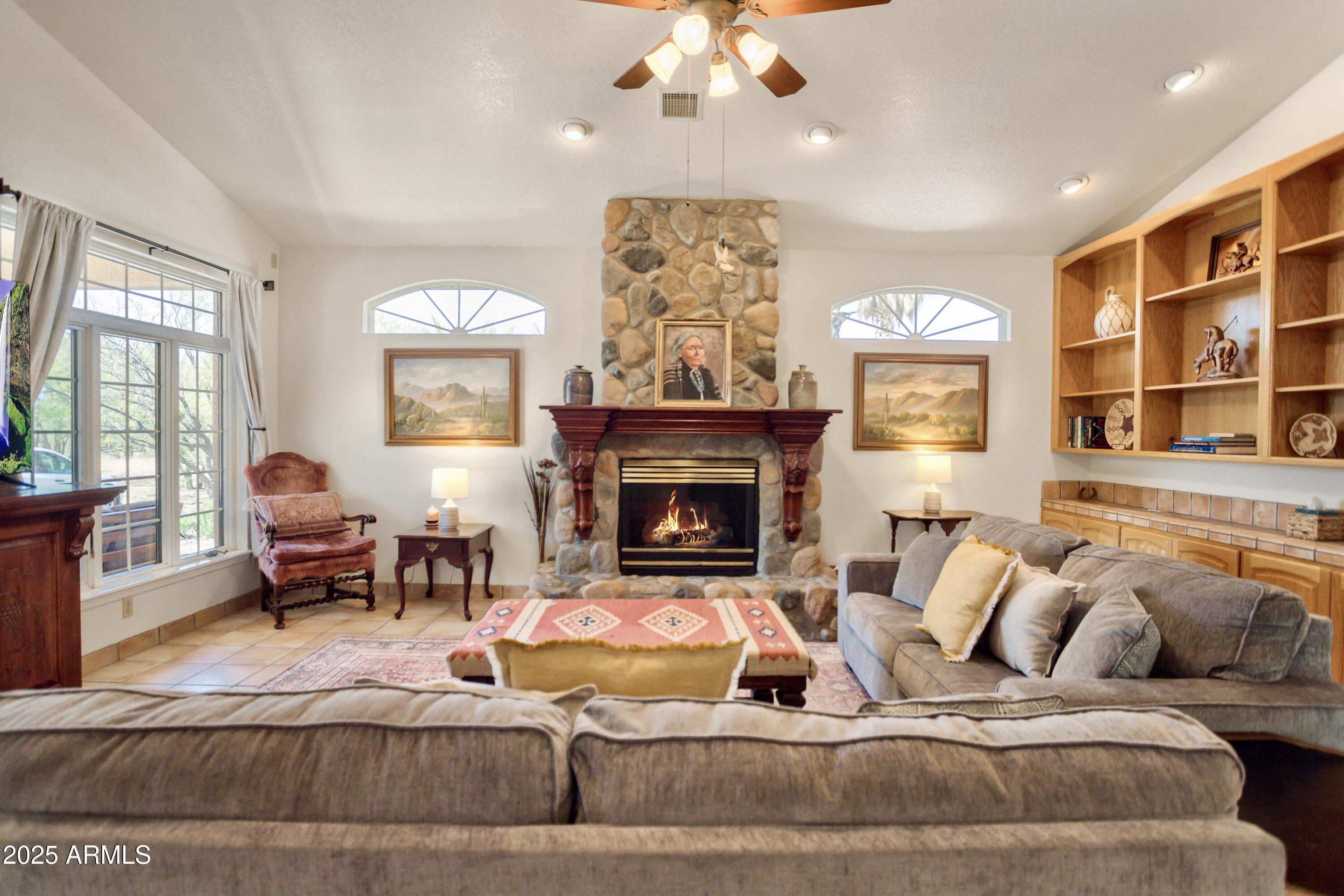 EXECUTIVE ACRES - Residential