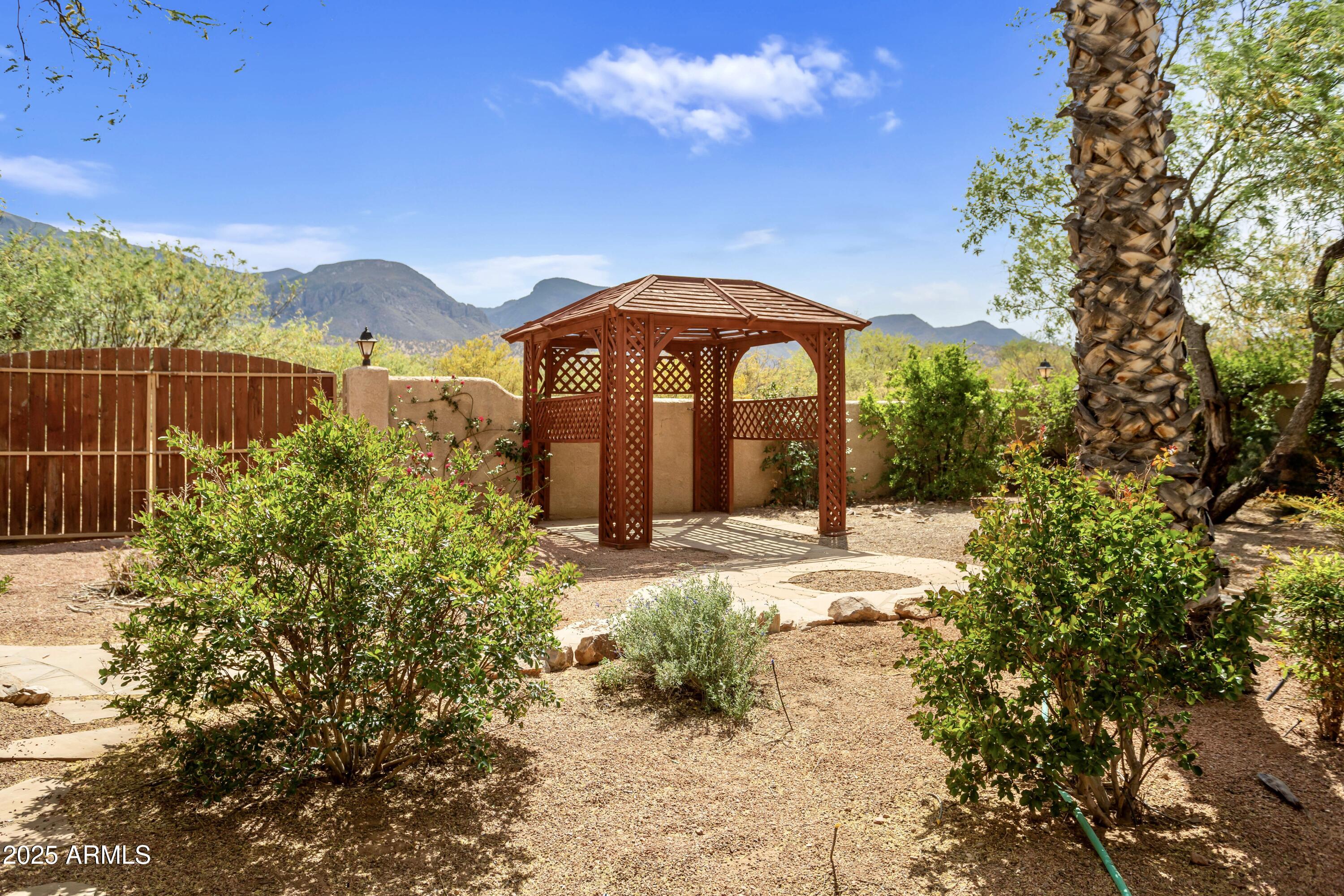 EXECUTIVE ACRES - Residential